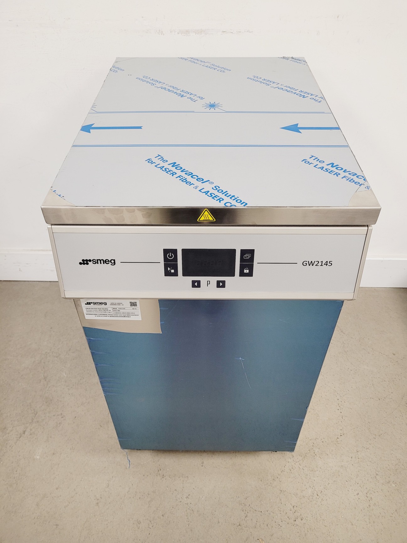 Image of Smeg Glass Washer Model GW2145 - Brand New Lab