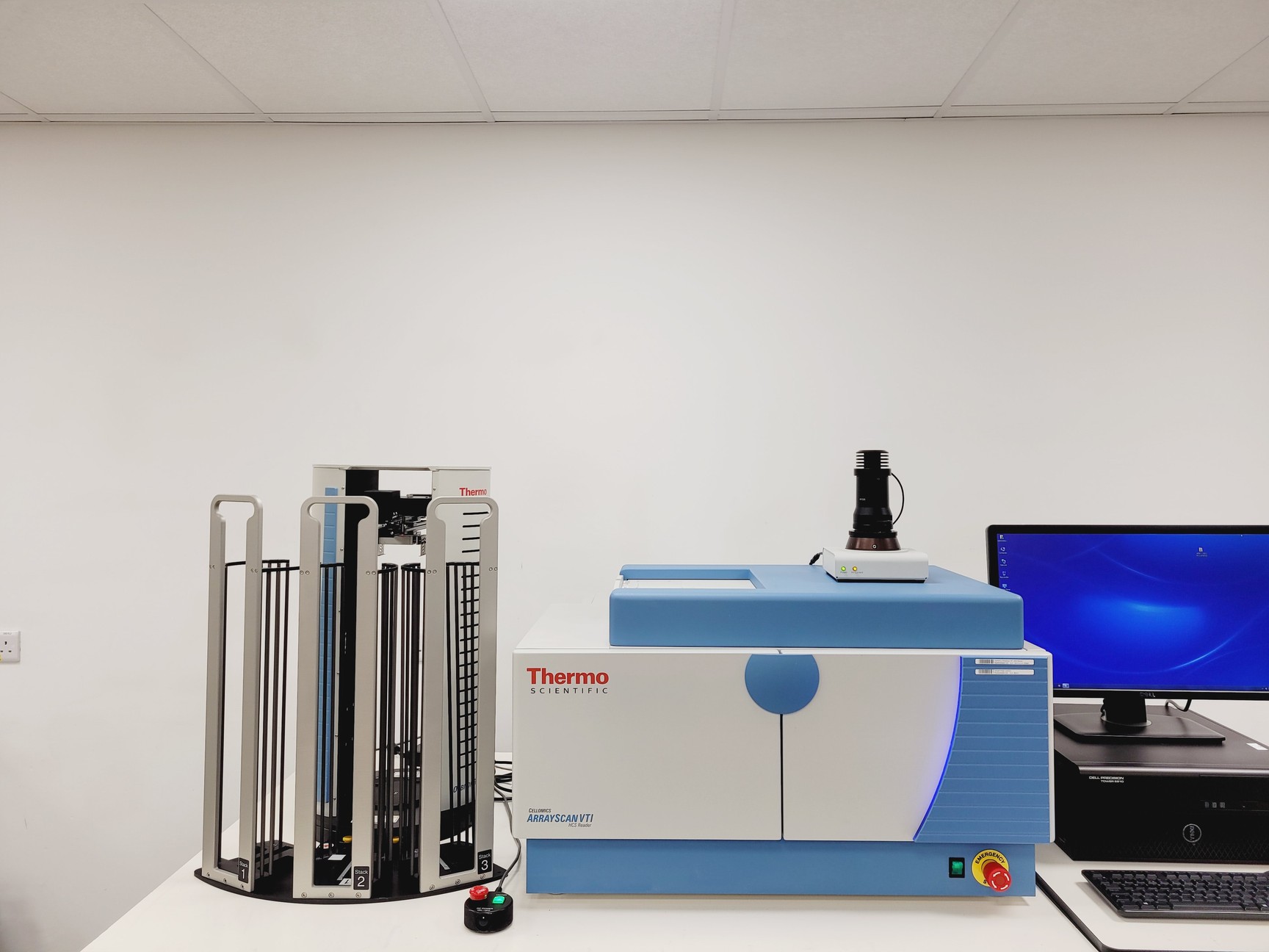 Image of Thermo Scientific Cellomics Arrayscan VTI HCS Reader w/ Software & RS Stacker 