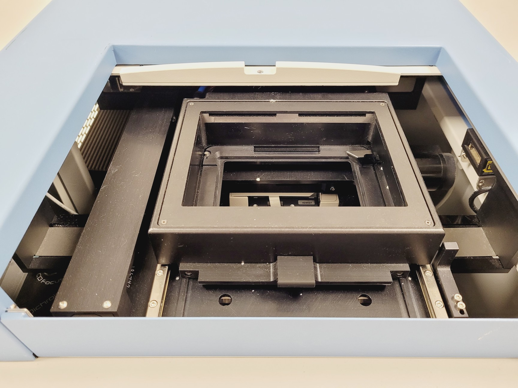 Image of Thermo Scientific Cellomics Arrayscan VTI HCS Reader w/ Software & RS Stacker 