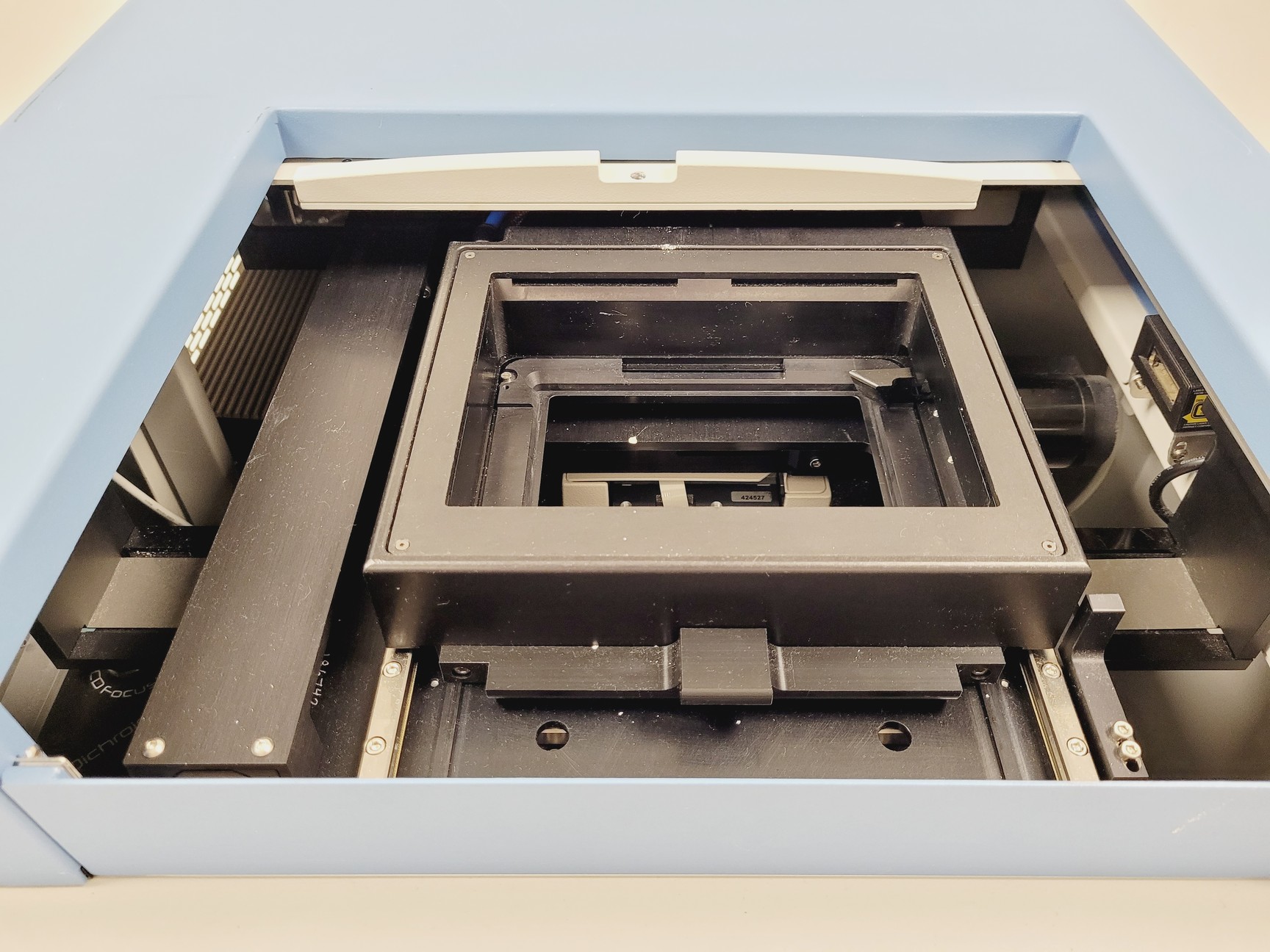 Image of Thermo Scientific Cellomics Arrayscan VTI HCS Reader w/ Software & RS Stacker