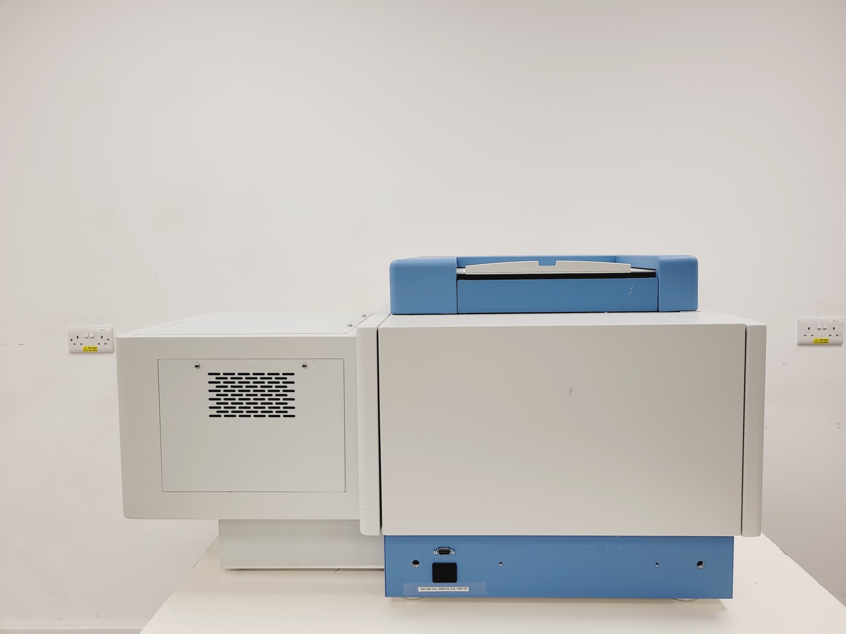 Image of Thermo Scientific Cellomics Arrayscan VTI HCS Reader w/ Software & RS Stacker