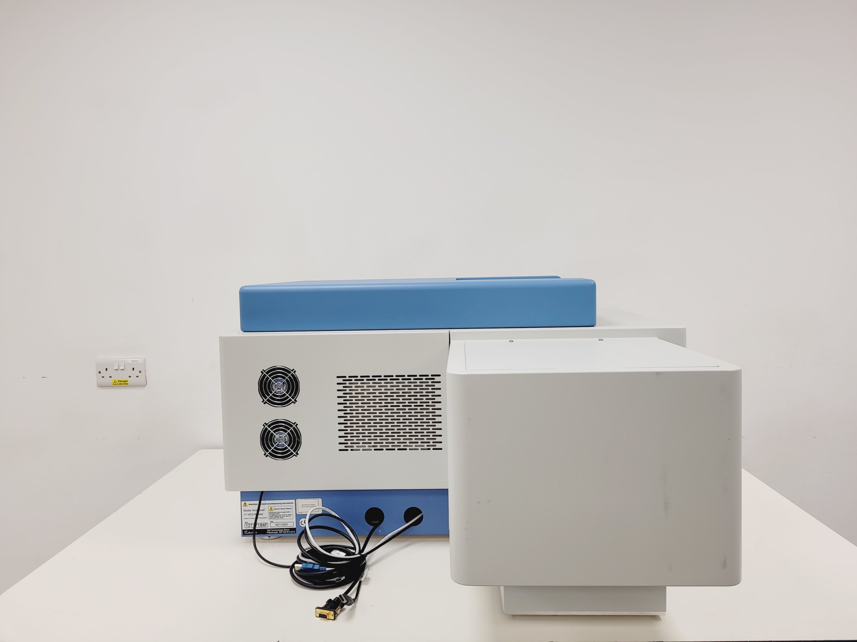 Image of Thermo Scientific Cellomics Arrayscan VTI HCS Reader w/ Software & RS Stacker