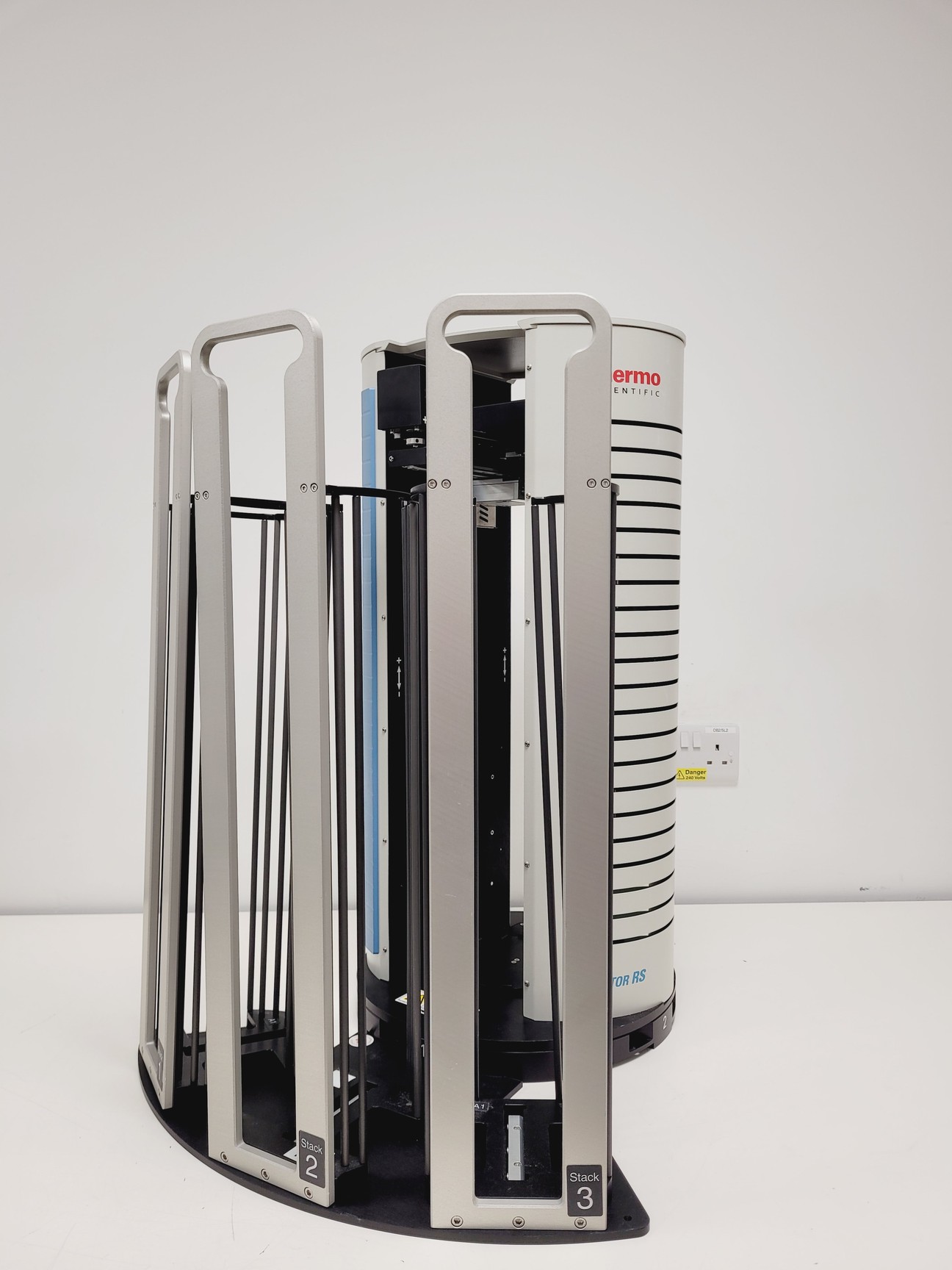 Image of Thermo Scientific Cellomics Arrayscan VTI HCS Reader w/ Software & RS Stacker