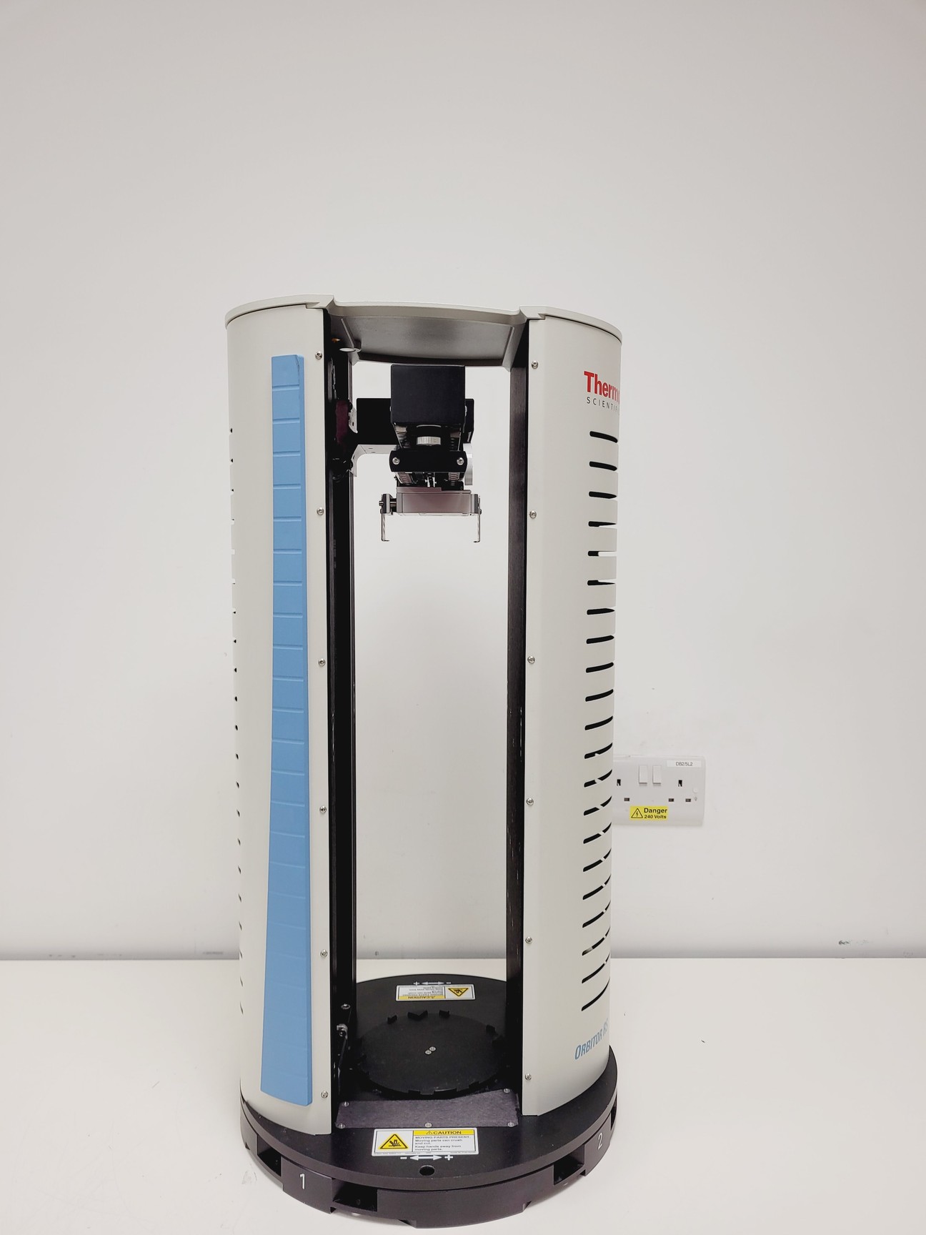 Image of Thermo Scientific Cellomics Arrayscan VTI HCS Reader w/ Software & RS Stacker 