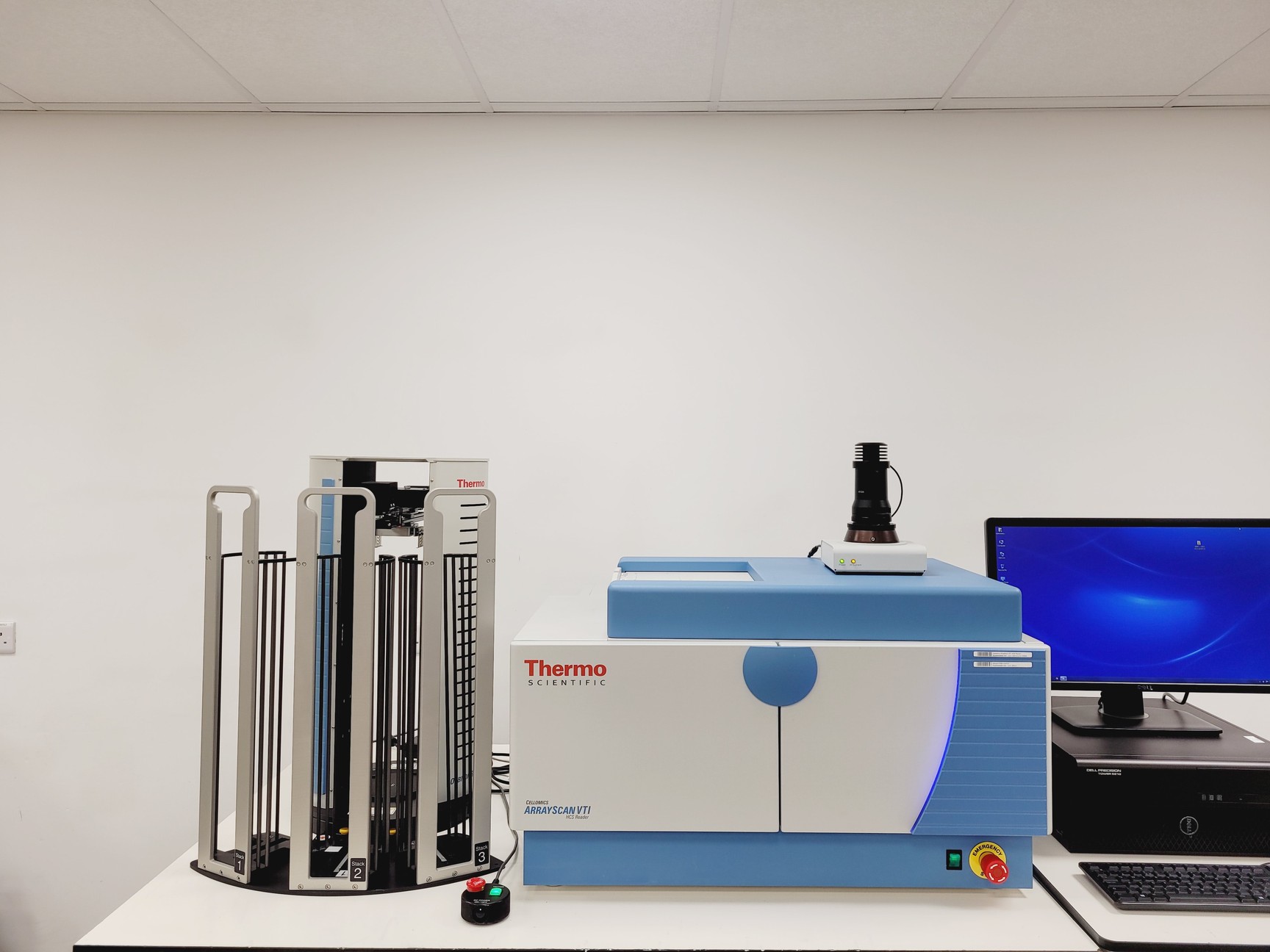 Image of Thermo Scientific Cellomics Arrayscan VTI HCS Reader w/ Software & RS Stacker 