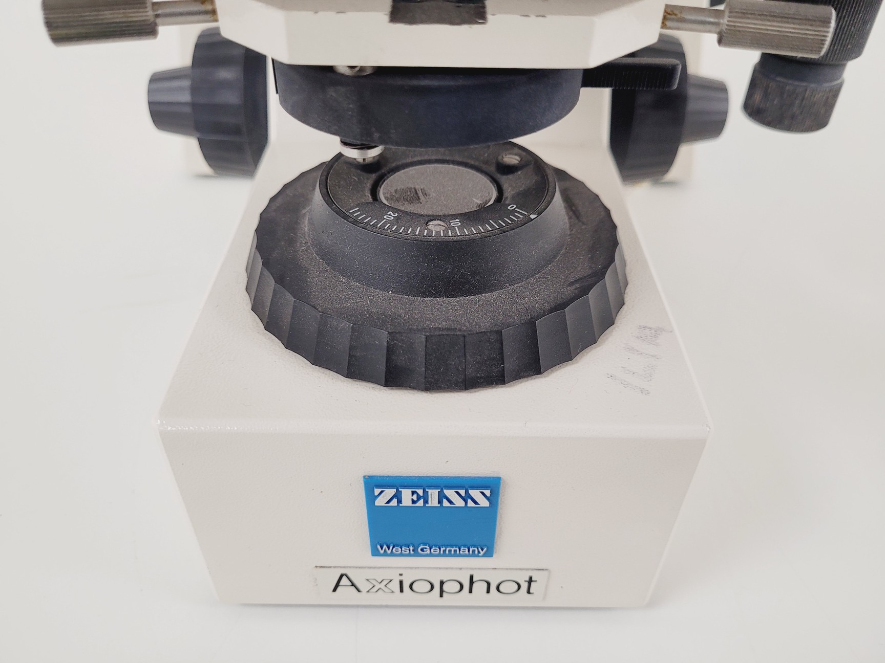 Image of Carl Zeiss Axiophot Microscope Part No. 45 18 87 w/  5 x Zeiss Plan-NEOFLUAR