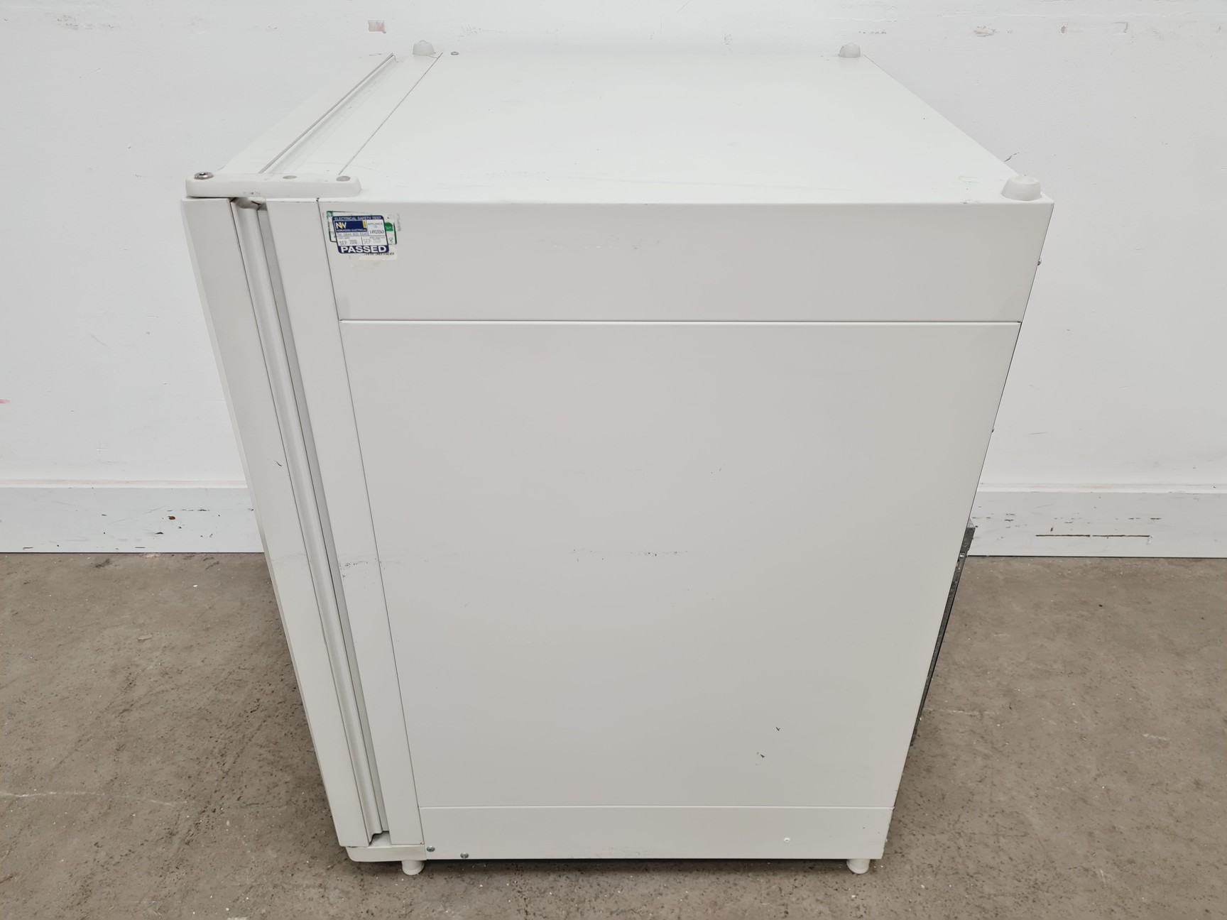 Image of Kendro Heraeus HERAcell 150 CO2 Incubator Spares/Repairs - No IEC Port Lab