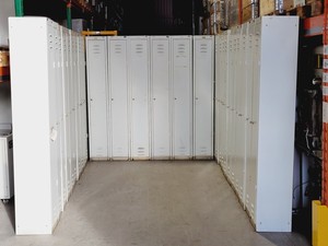 Image of 20 x Metal Lockers with Keys