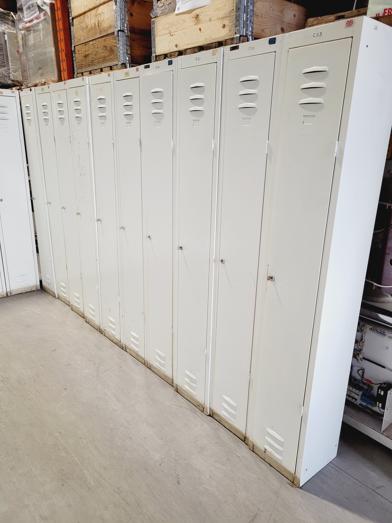 Image of 20 x Metal Lockers with Keys