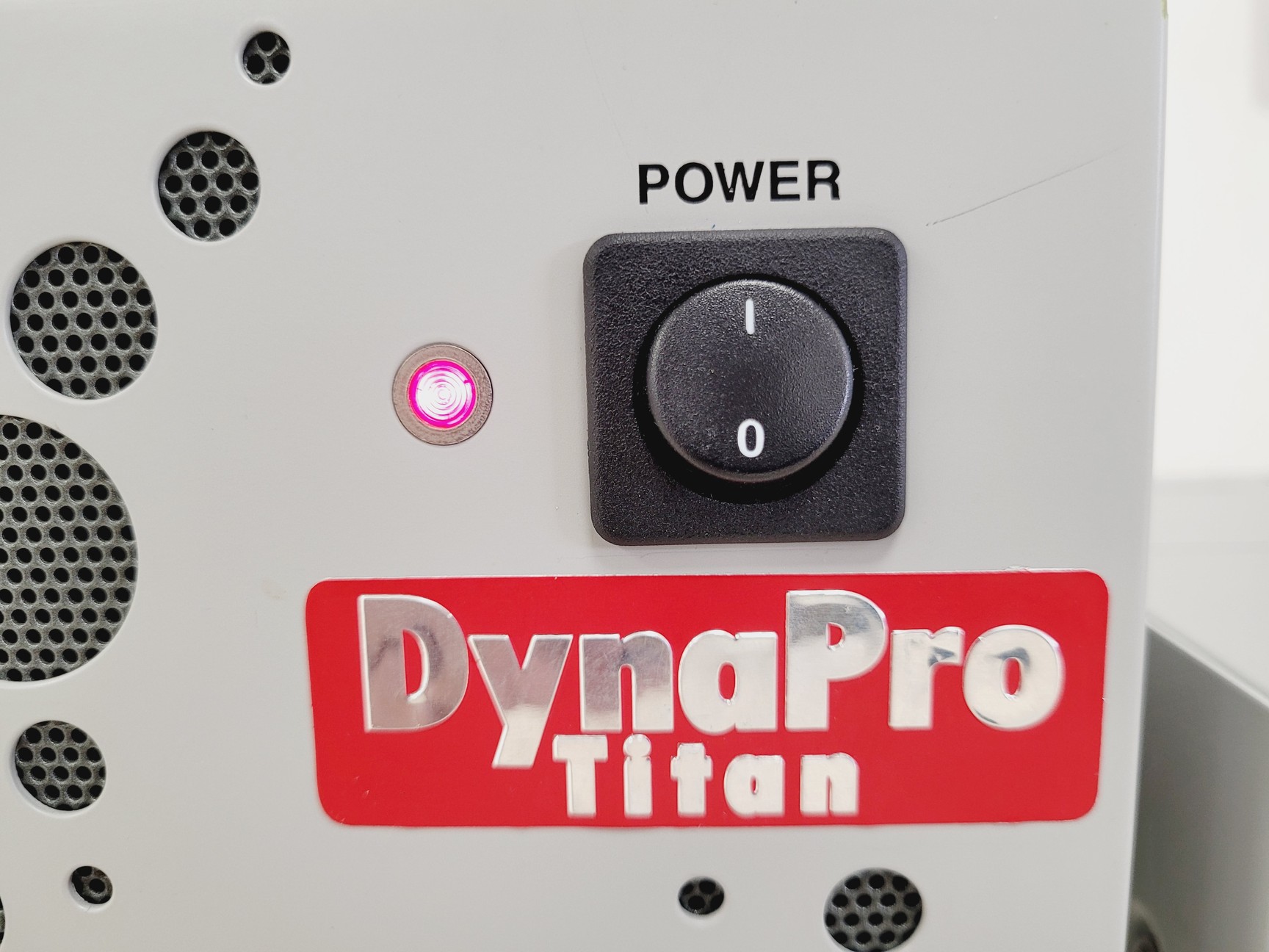 Image of Wyatt Technology DynaPro DP-TH-01 Titan Microsampler Lab