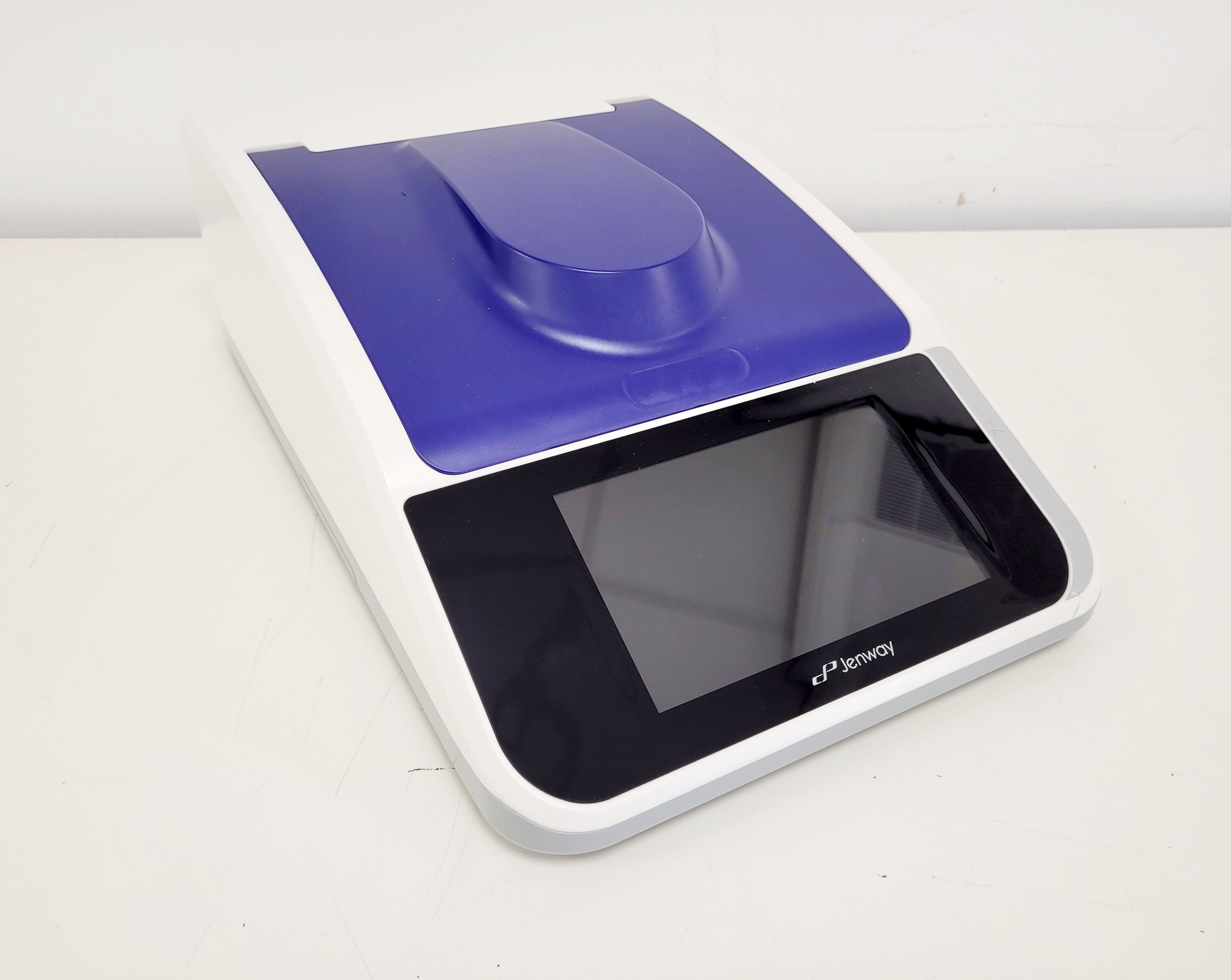 Image of Jenway 7415 Nano Micro-Volume Spectrophotometer (2022) Lab