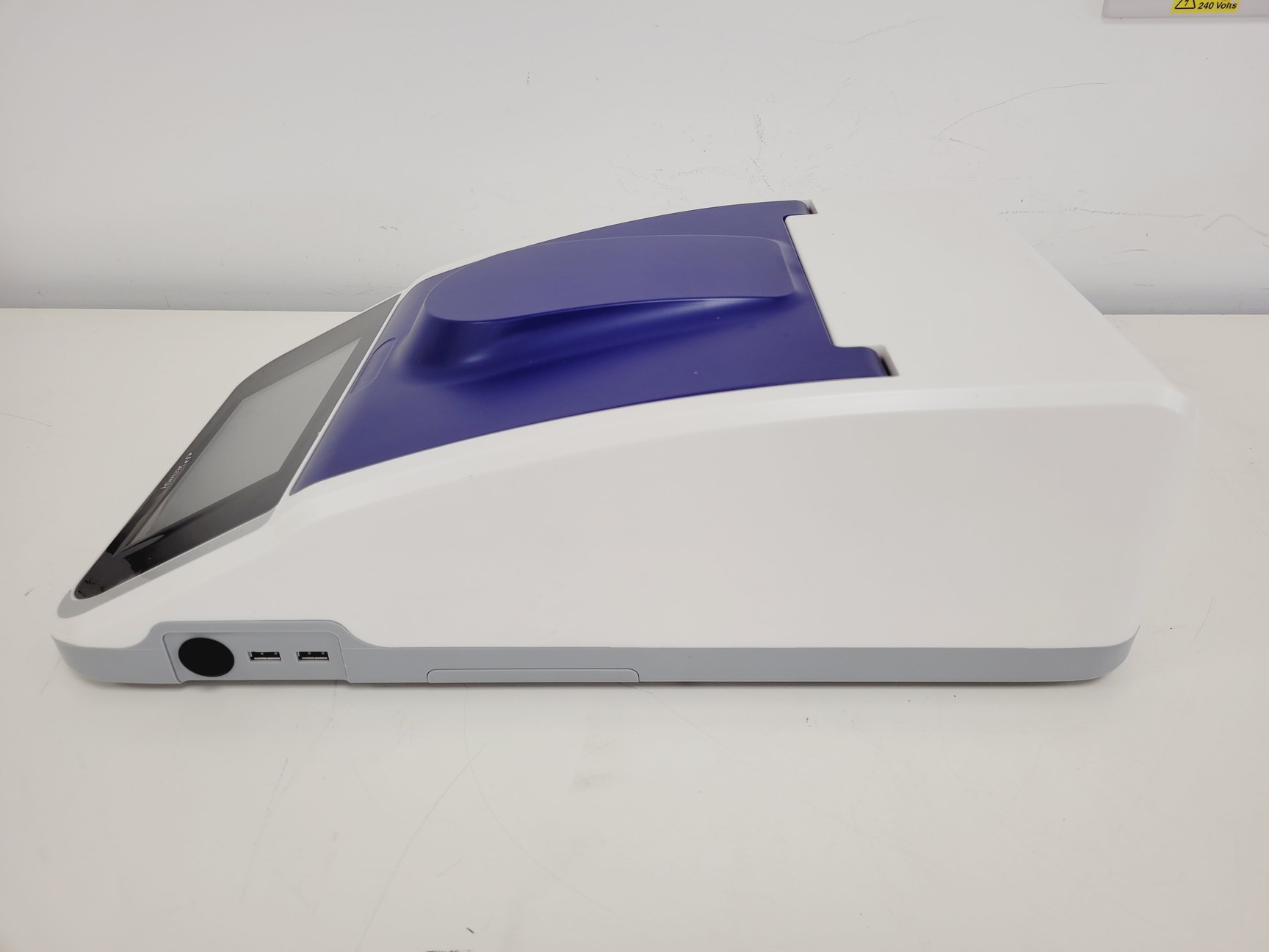 Image of Jenway 7415 Nano Micro-Volume Spectrophotometer (2022) Lab