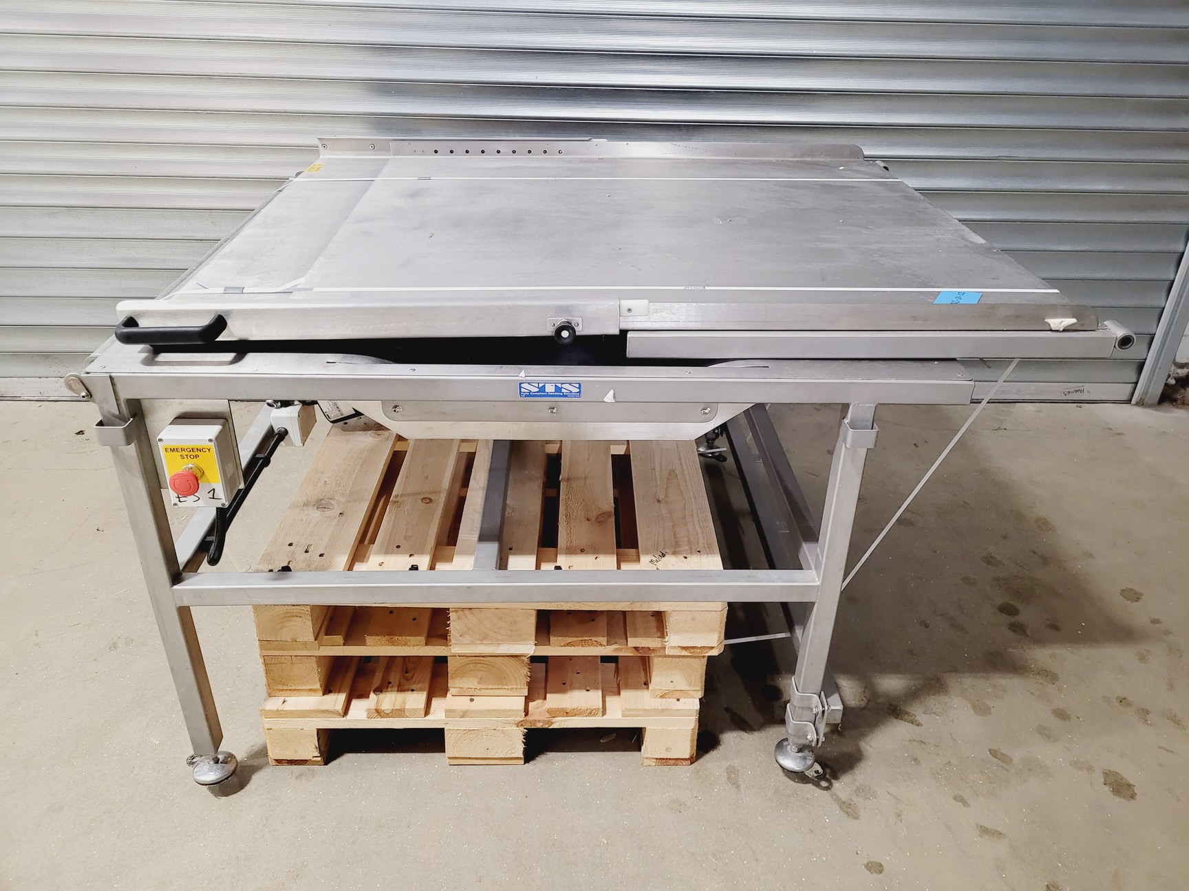 Image of STS Bin Lift System STE01-FFC01-SP-SS Electric & Hydraulic Tipping Station