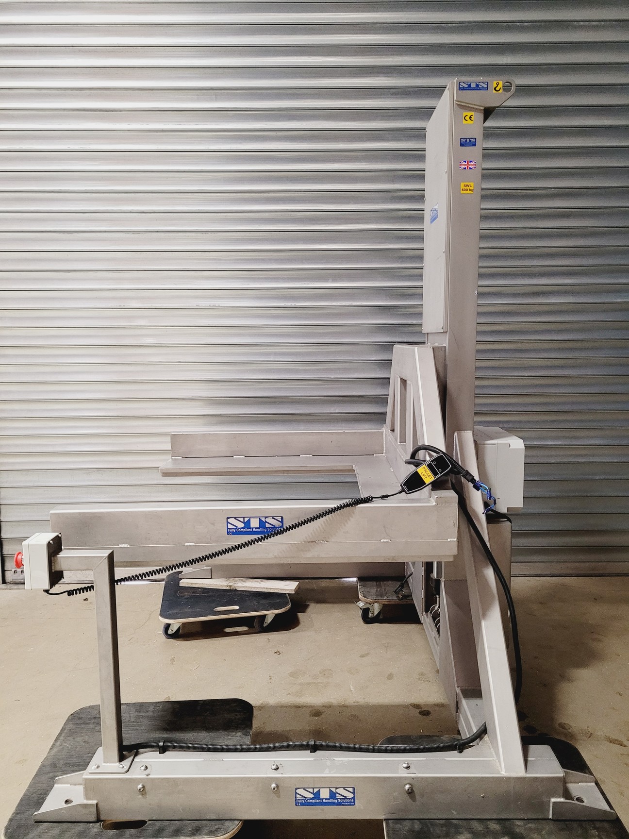 Image of STS Bin Lift System STE01-FFC01-SP-SS Electric & Hydraulic Tipping Station