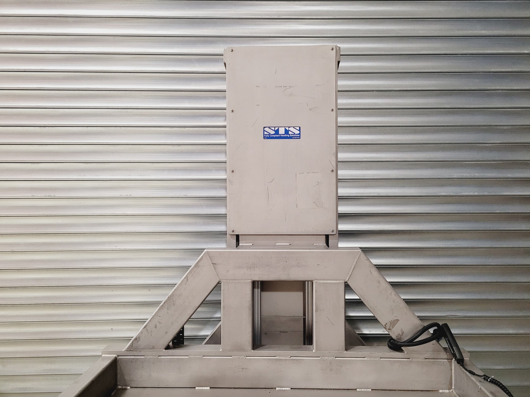 Image of STS Bin Lift System STE01-FFC01-SP-SS Electric & Hydraulic Tipping Station