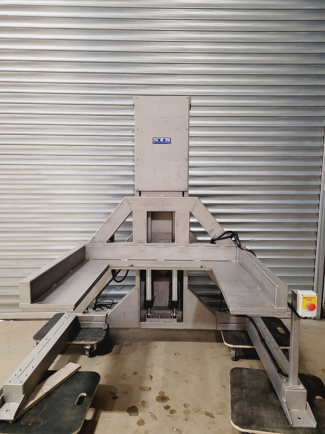 Image of STS Bin Lift System STE01-FFC01-SP-SS Electric & Hydraulic Tipping Station