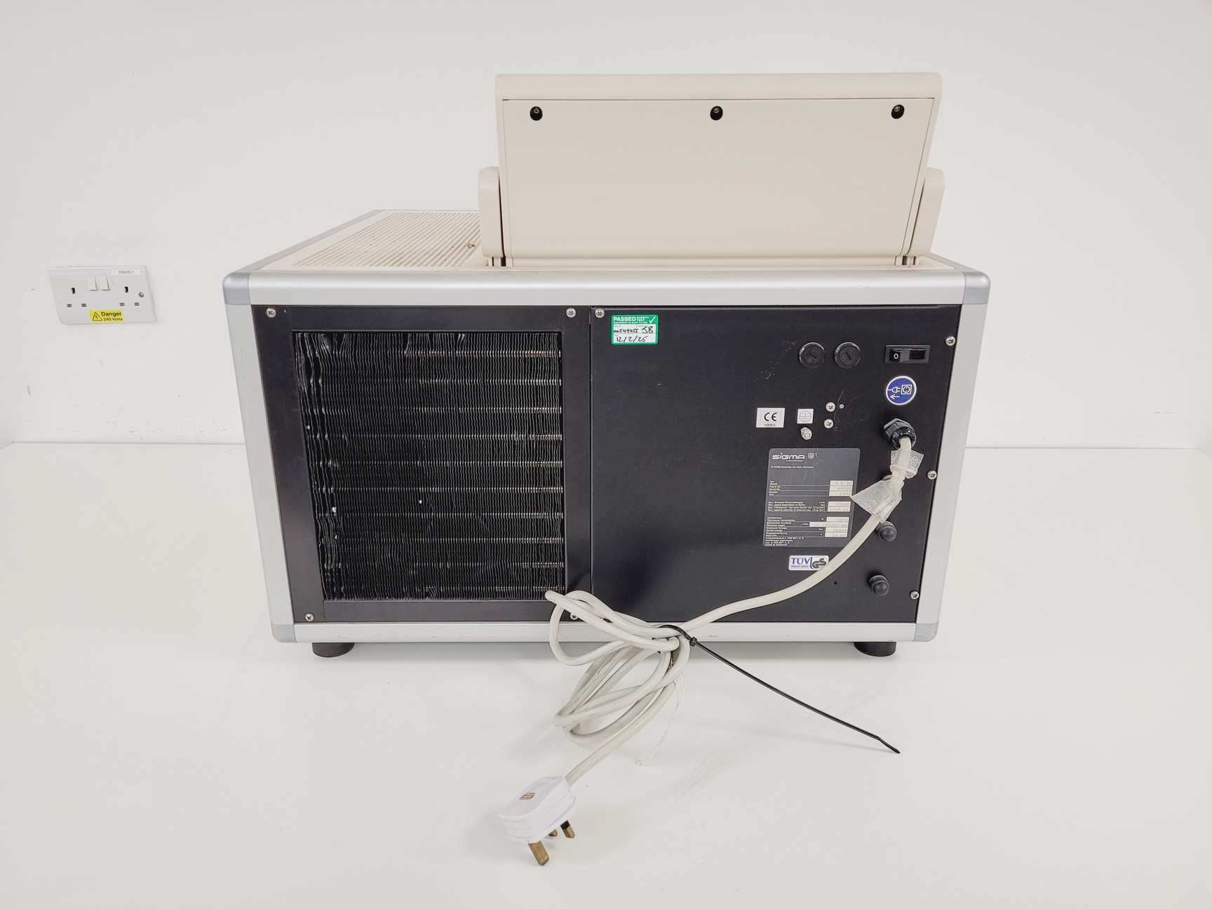 Image of Sigma 4K10 Refrigerated Centrifuge w/ Sigma 1140 Rotor Spares/Repair Lab