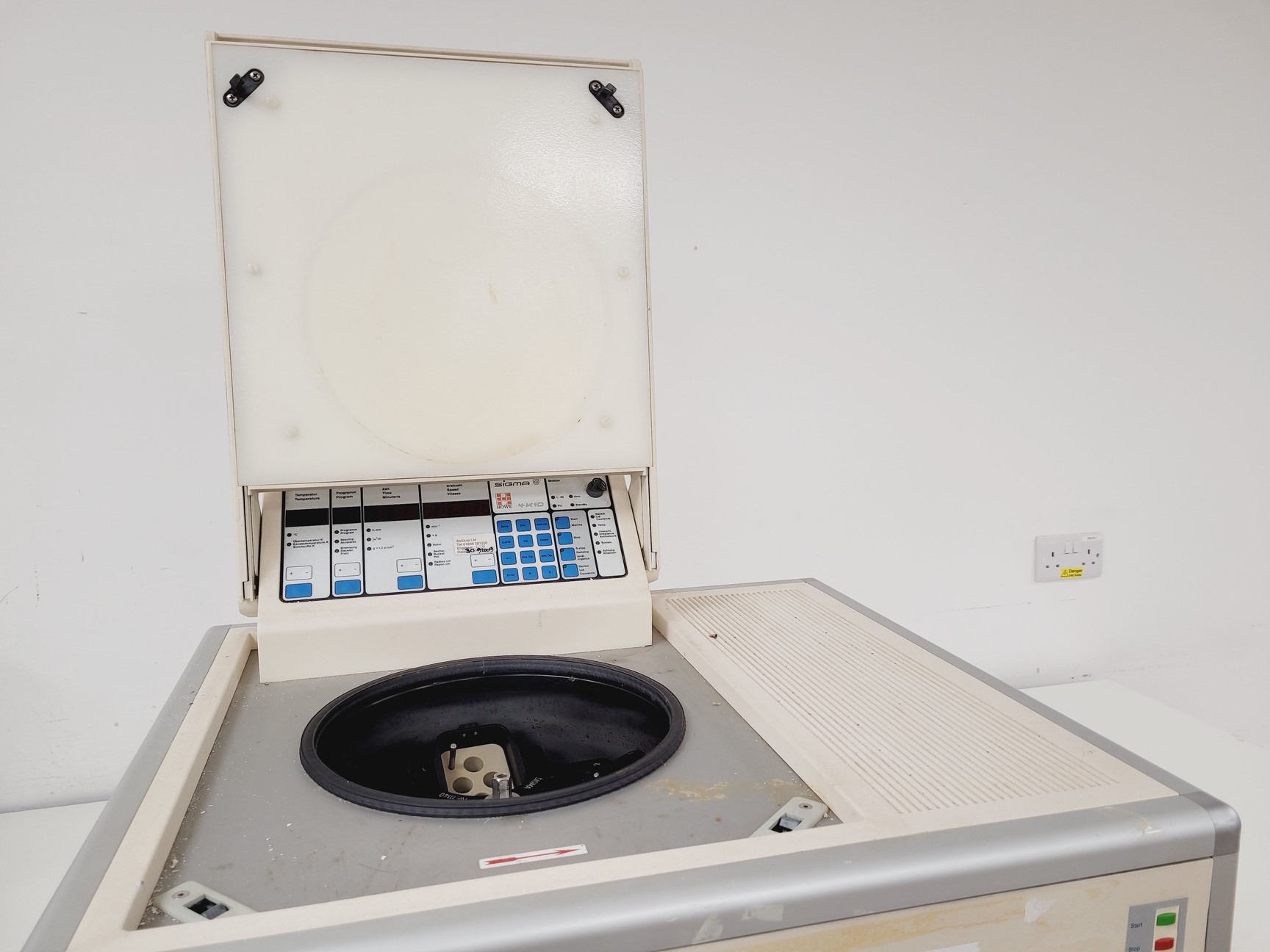 Image of Sigma 4K10 Refrigerated Centrifuge w/ Sigma 1140 Rotor Spares/Repair Lab