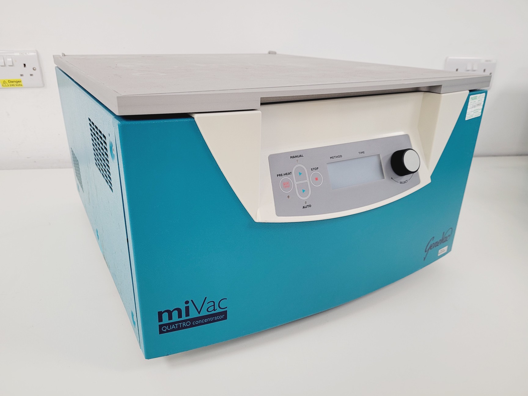 Image of GeneVac MiVac Quattro Concentrator, Duo Pump, Speed Trap & Controller System Lab