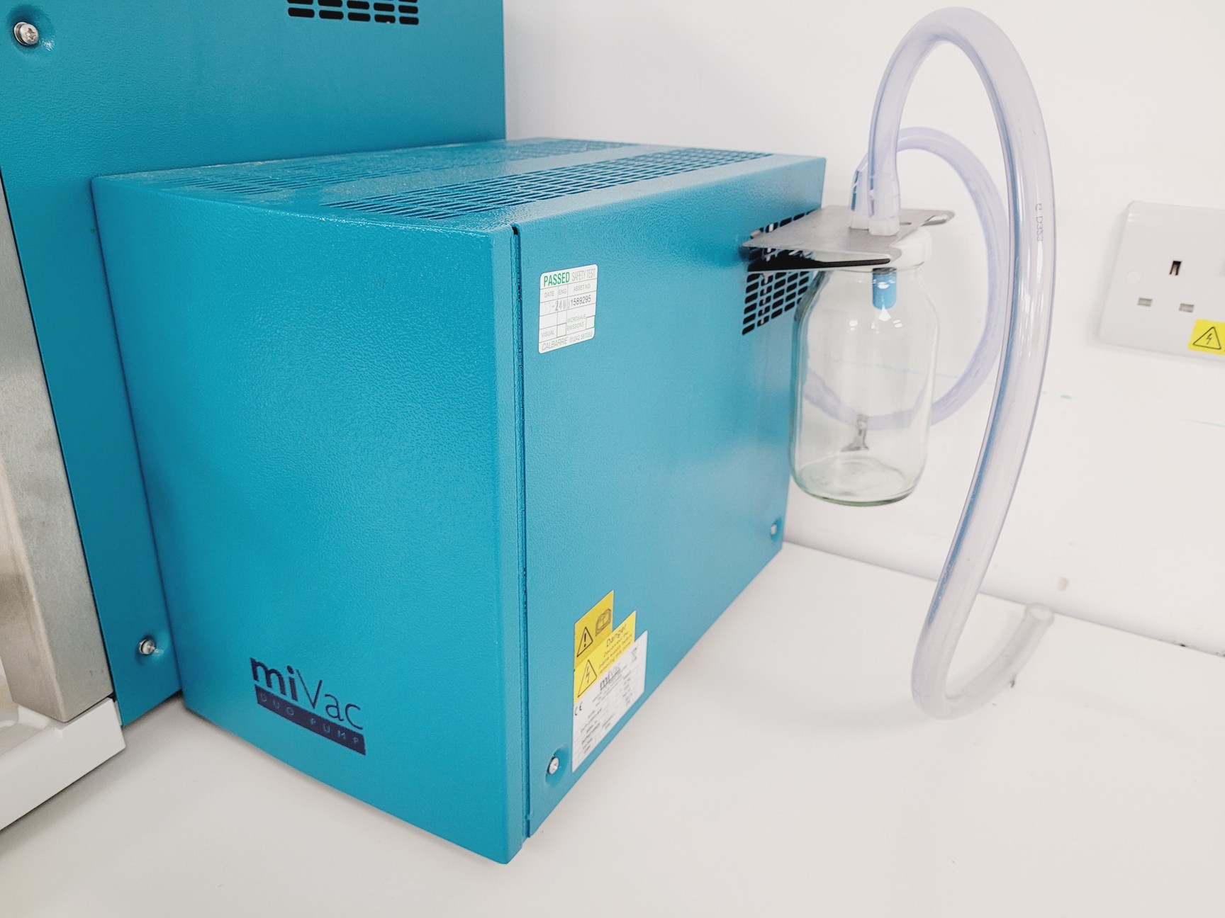 Image of GeneVac MiVac Quattro Concentrator, Duo Pump, Speed Trap & Controller System Lab