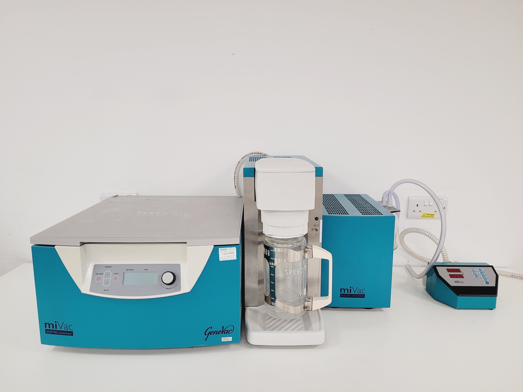 Image of GeneVac MiVac Quattro Concentrator, Duo Pump, Speed Trap & Controller System Lab
