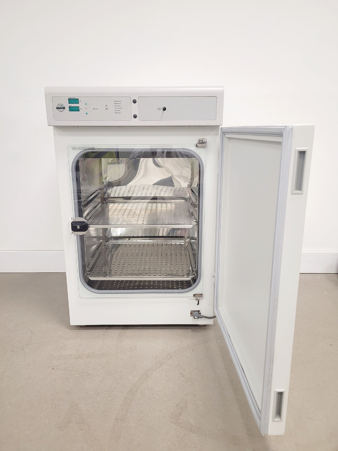 Image of Nuaire Laboratory CO2 Incubator Model NU-5500E Lab