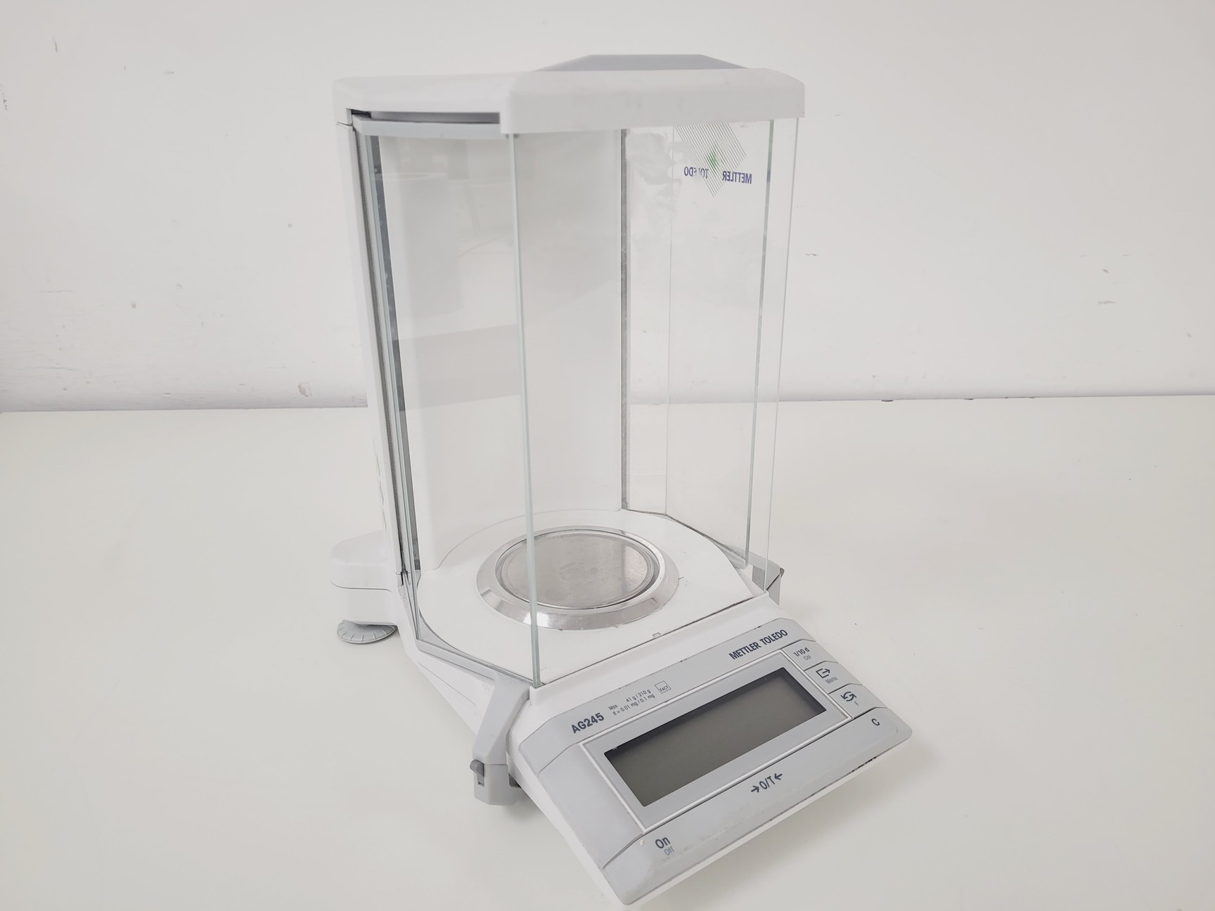 Image of Mettler Toledo AG245 Scale/Balance Lab