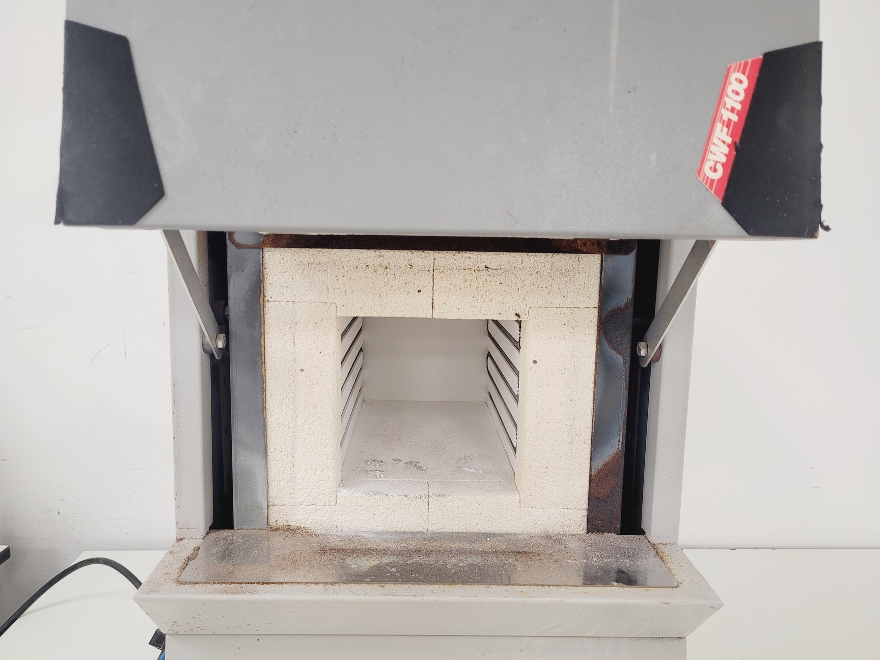 Image of Carbolite CWF 1100 BenchTop Furnace 