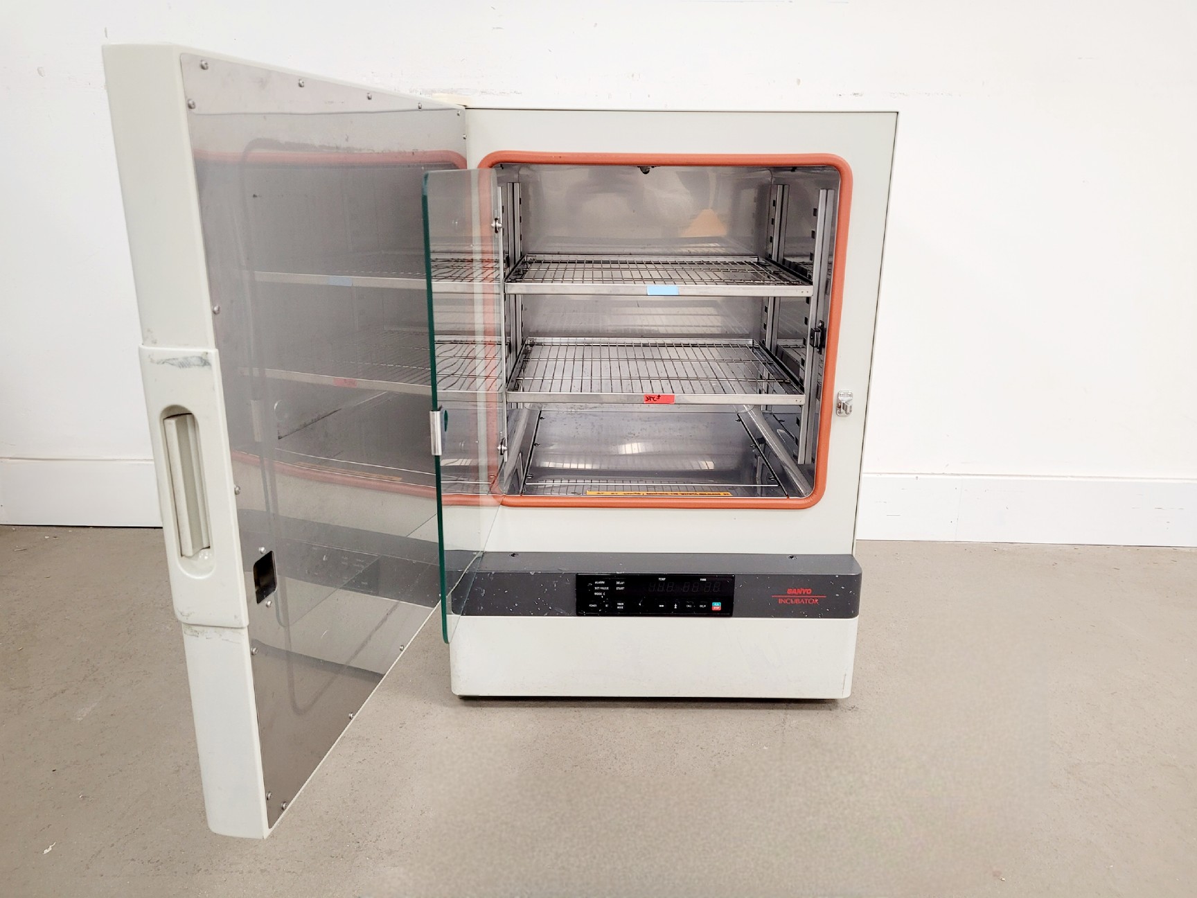 Image of Sanyo Incubator Model-MIR162 Lab