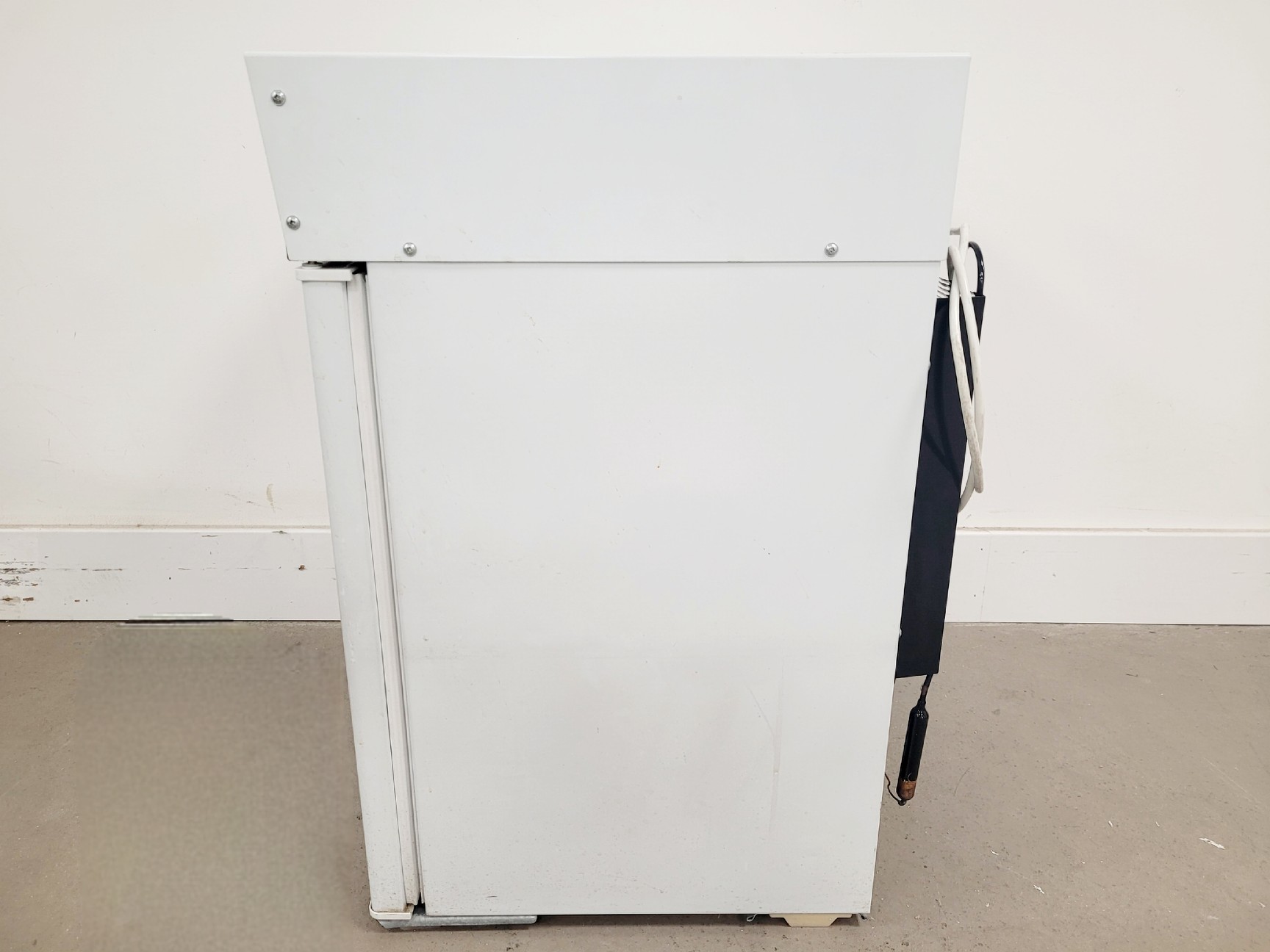 Image of LMS Cooled UnderBench Incubator Model-305 Lab