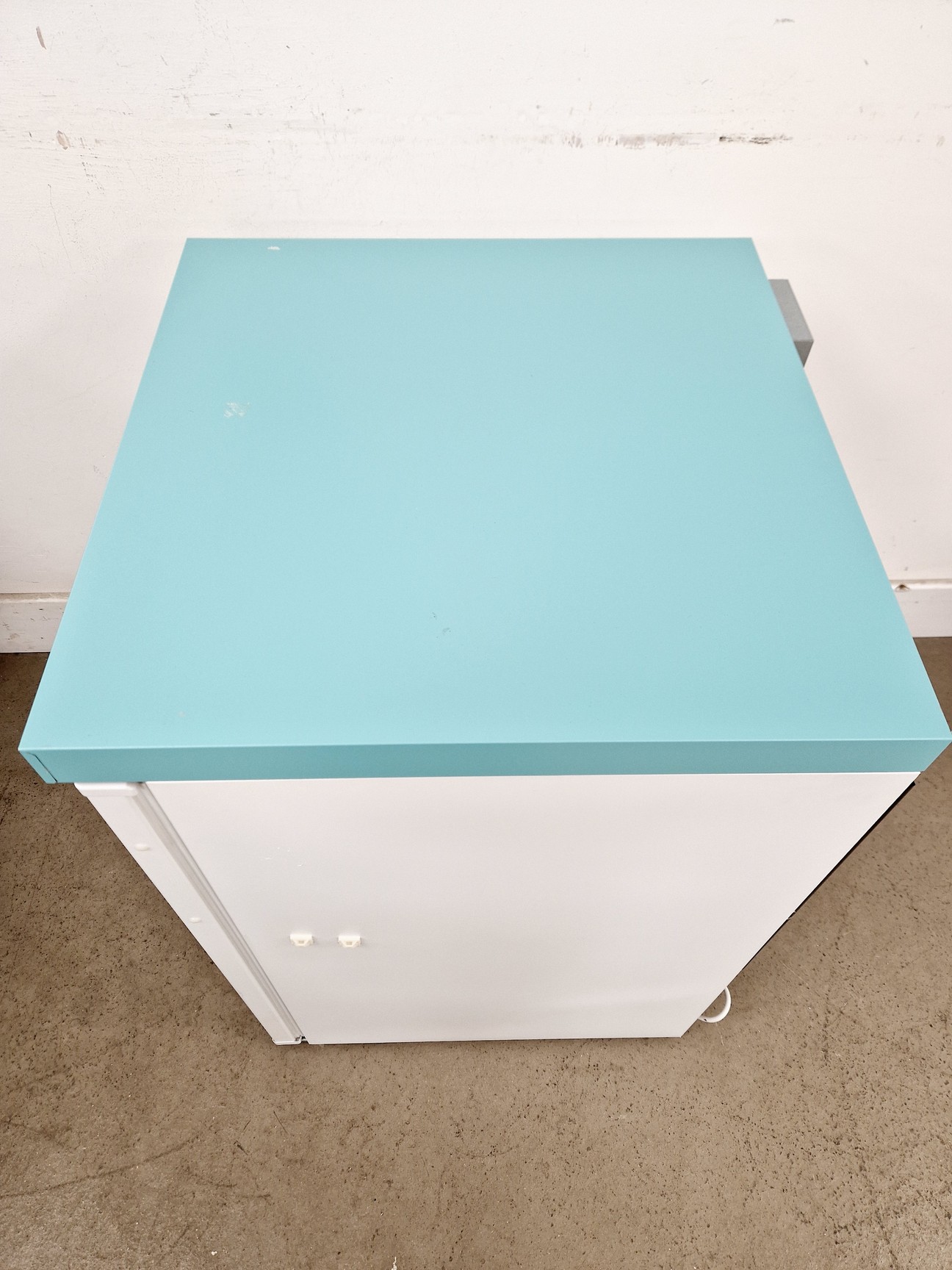Image of LEC LSF151UK Under-Counter Laboratory Freezer Lab