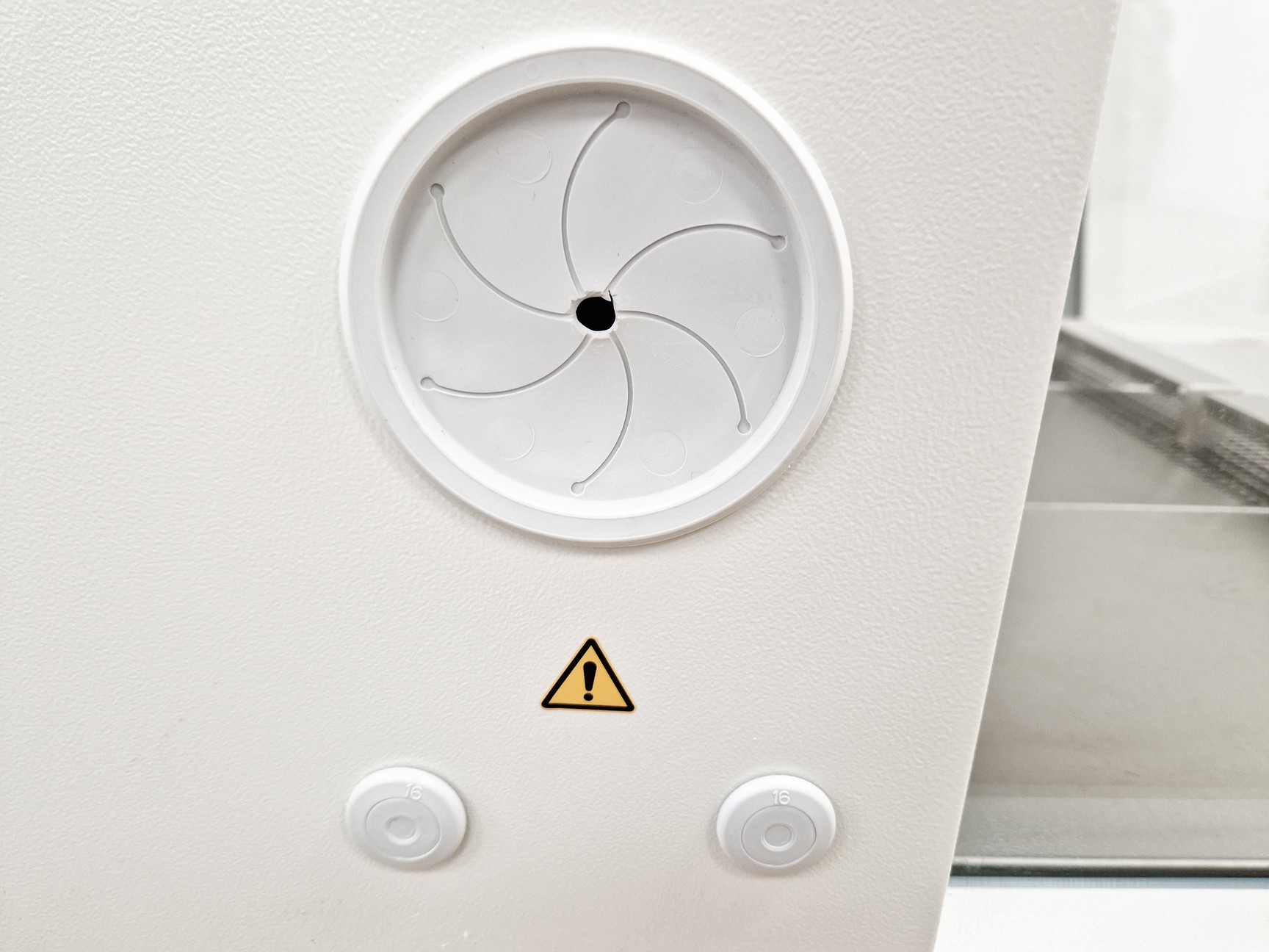 Image of Thermo Scientific Herasafe 2030i 0.9 Class 2 Microbiological Safety Cabinet