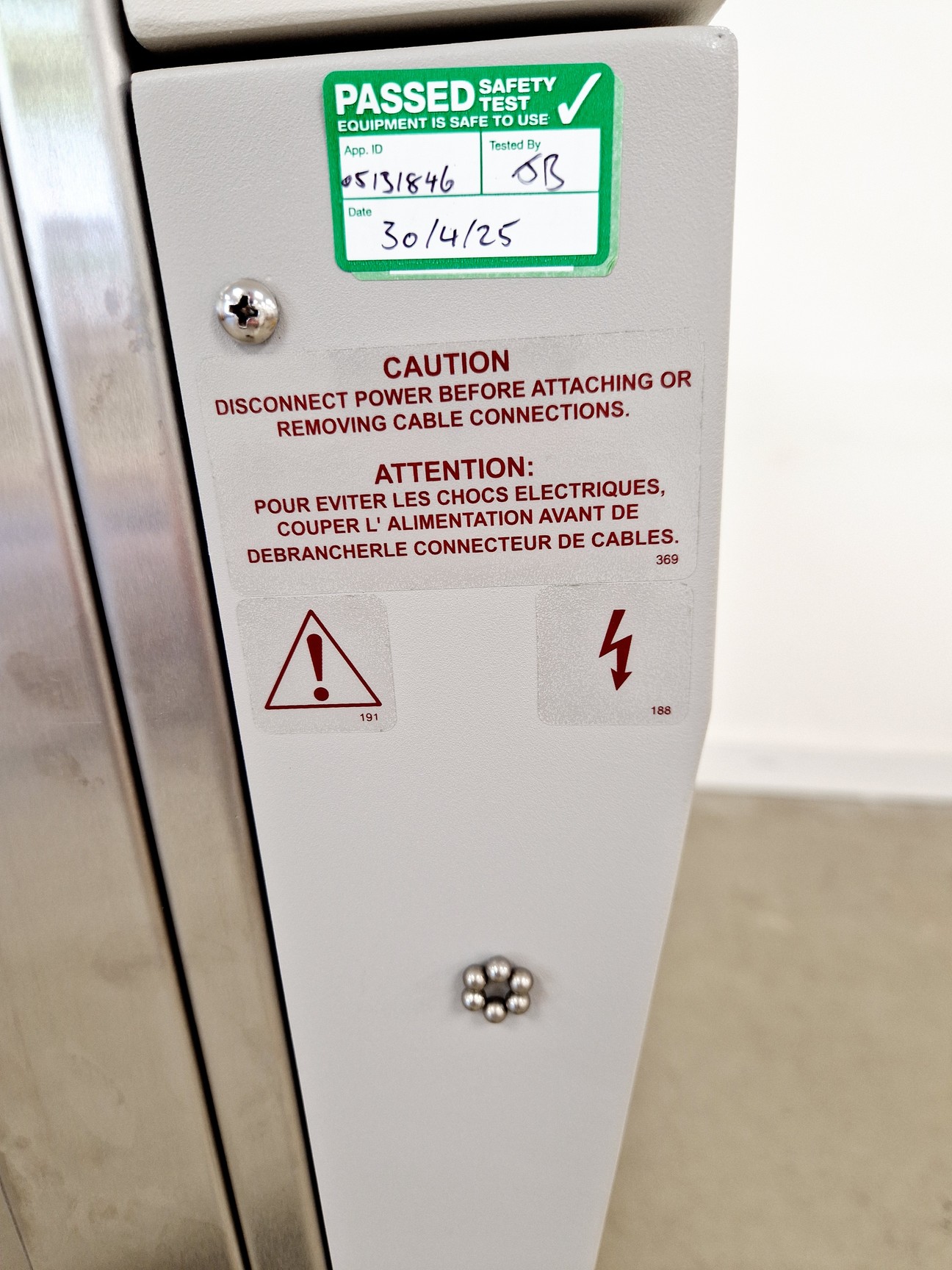 Image of Nuaire LabGard ES Class II Biological Safety Cabinet Model- NU 543 500S Lab