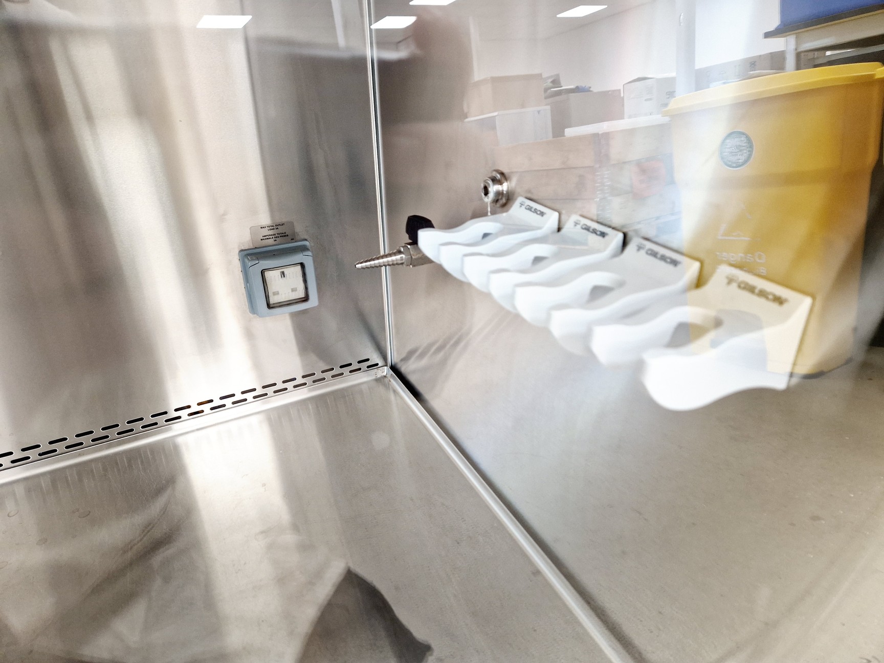 Image of Nuaire LabGard ES Class II Biological Safety Cabinet Model- NU 543 500S Lab