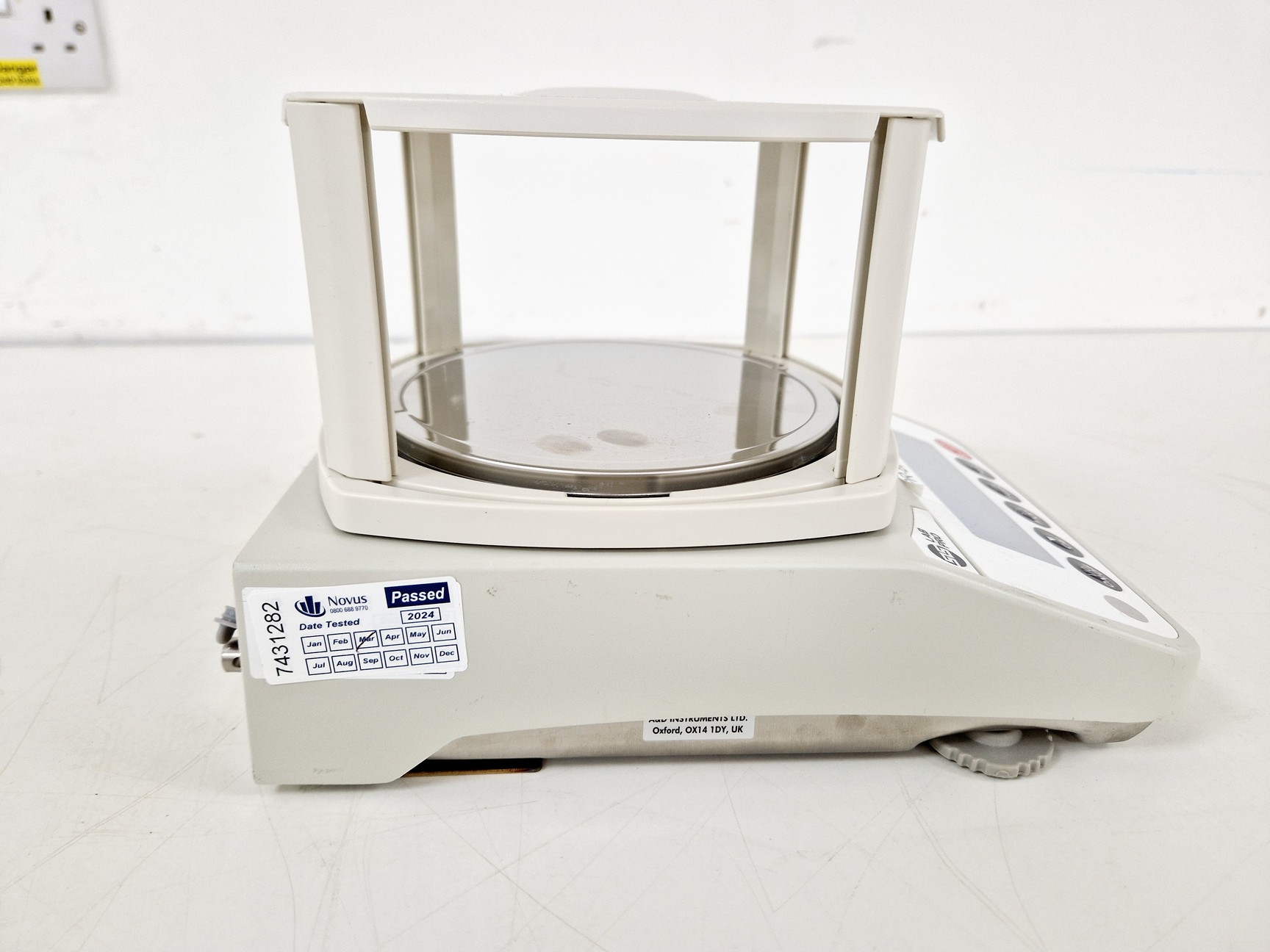 Image of AnD Weighing FZ-2000i Precision Balance Lab