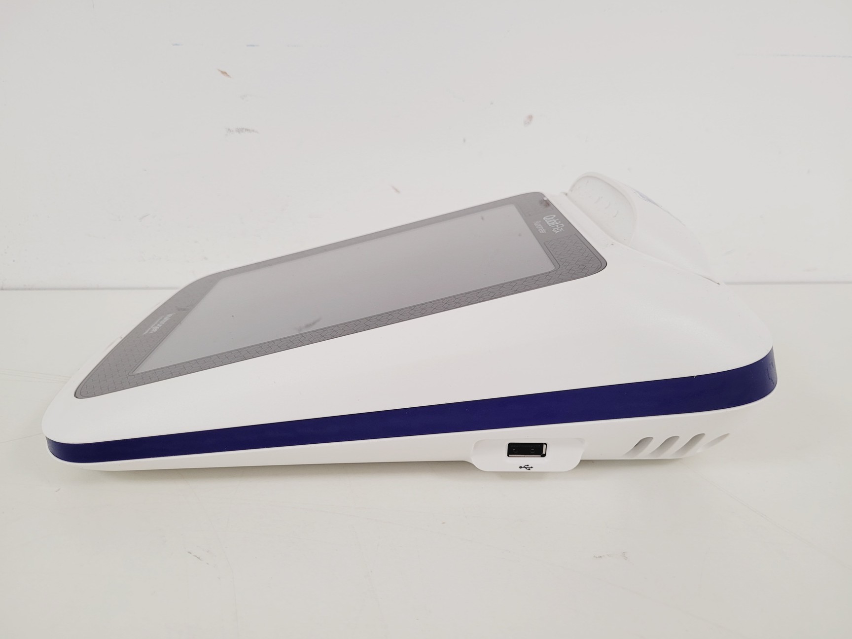 Image of Invitrogen Qubit Flex Flurometer (2024) Lab