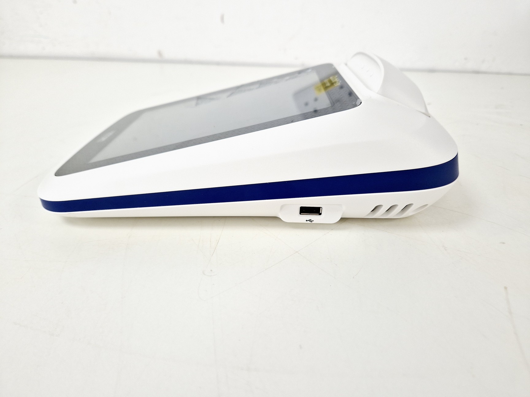 Image of Invitrogen Qubit Flex Flurometer  Lab