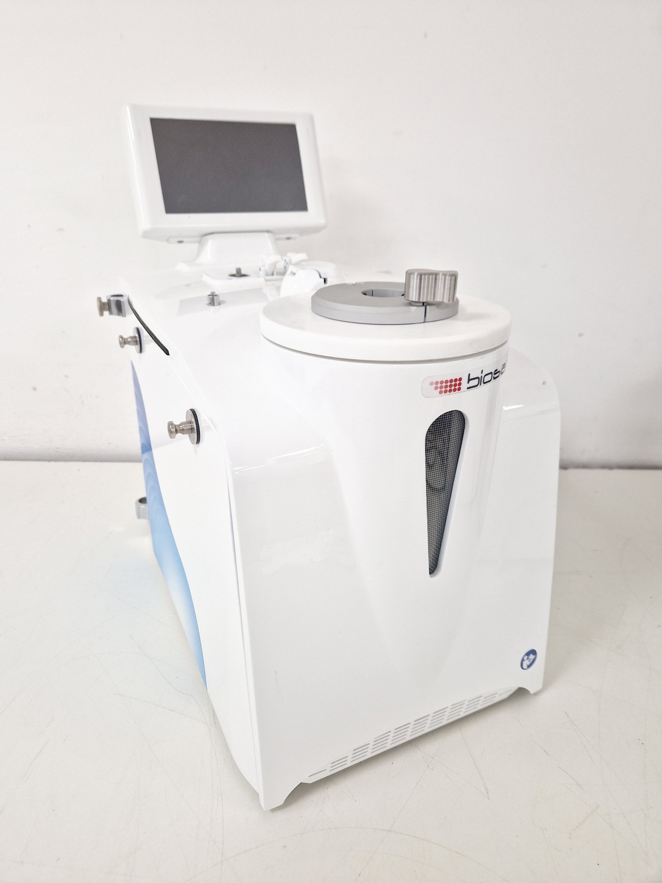 Image of Biosafe Sepax S-100 Cell Separation System Lab