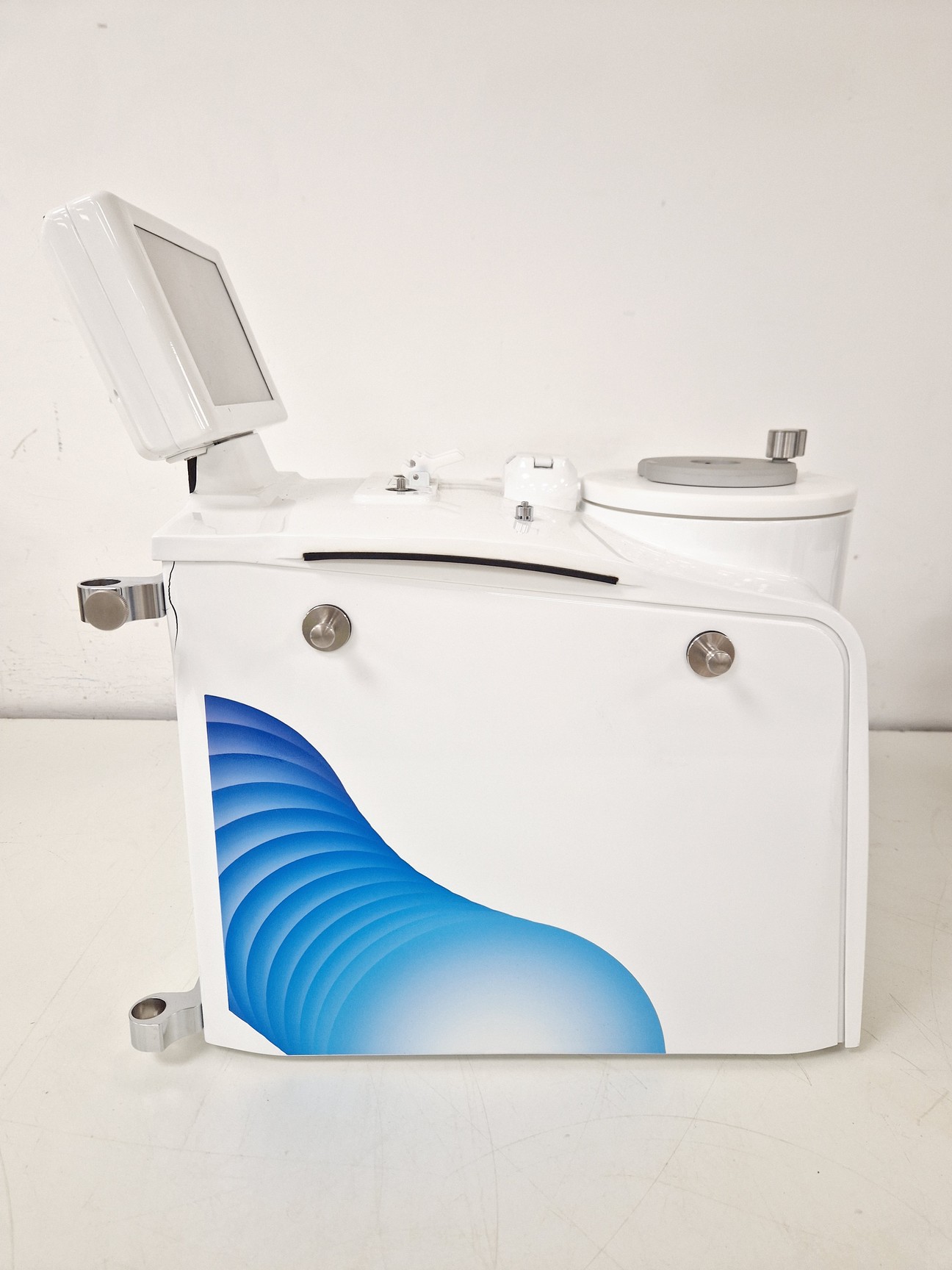 Image of Biosafe Sepax S-100 Cell Separation System Lab