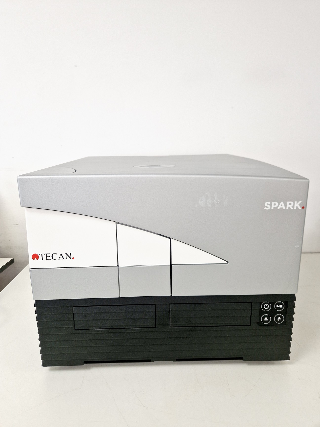 Image of Tecan Spark Multi-Mode Microplate Reader Lab