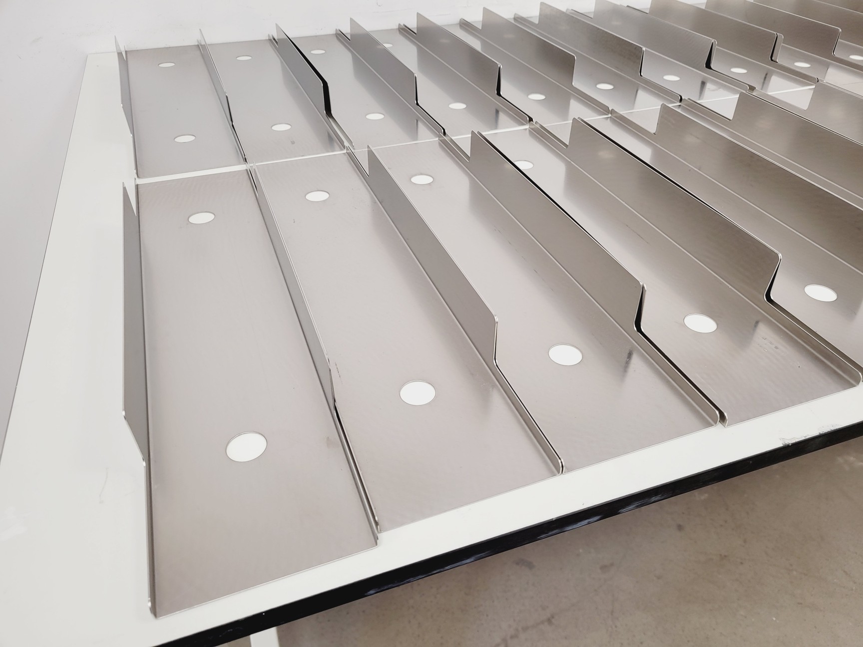 Image of 32 x Cryogenic Carriers  L48.5 x W11 x H5 cm Lab