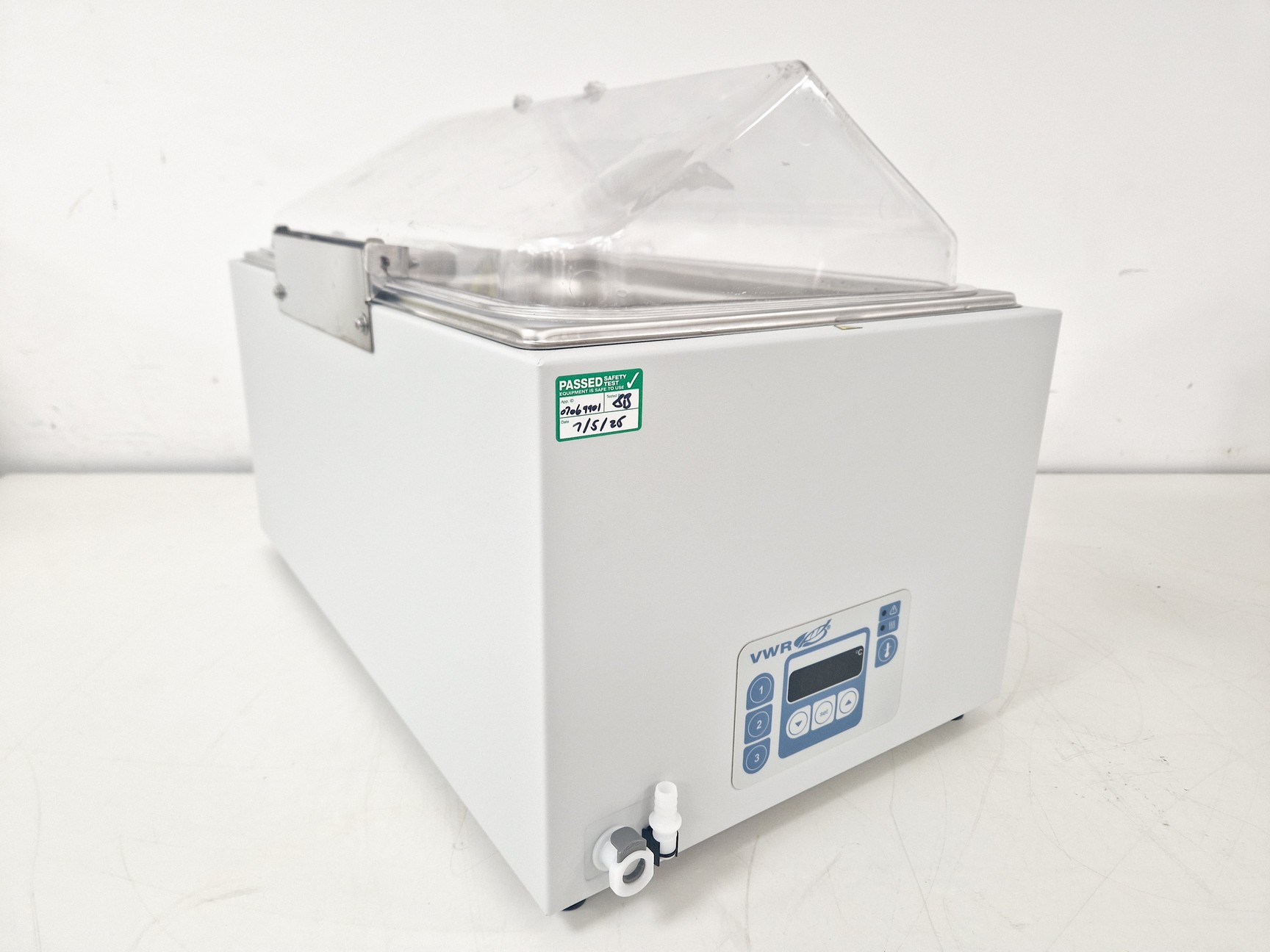 Image of VWR Unstirred VWB2 26 Water Bath 26 Litre Lab
