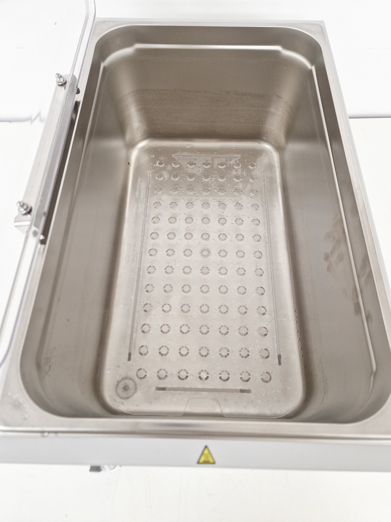 Image of VWR Unstirred Water Bath 26 Litre Lab