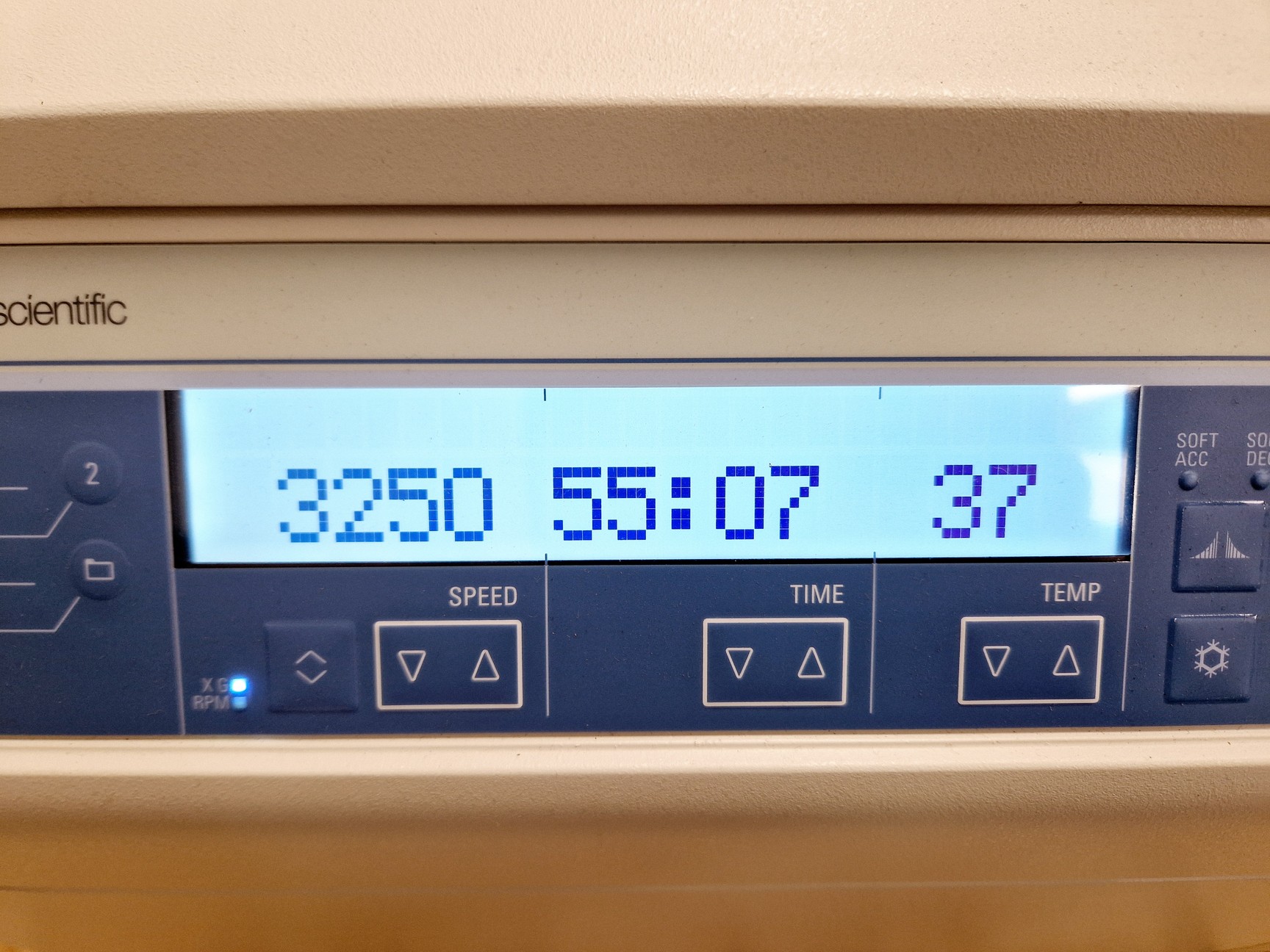Image of Thermo Scientific Megafuge 8R BenchTop Centrifuge W/ TX-150 Rotor 4,500 Max RPM 