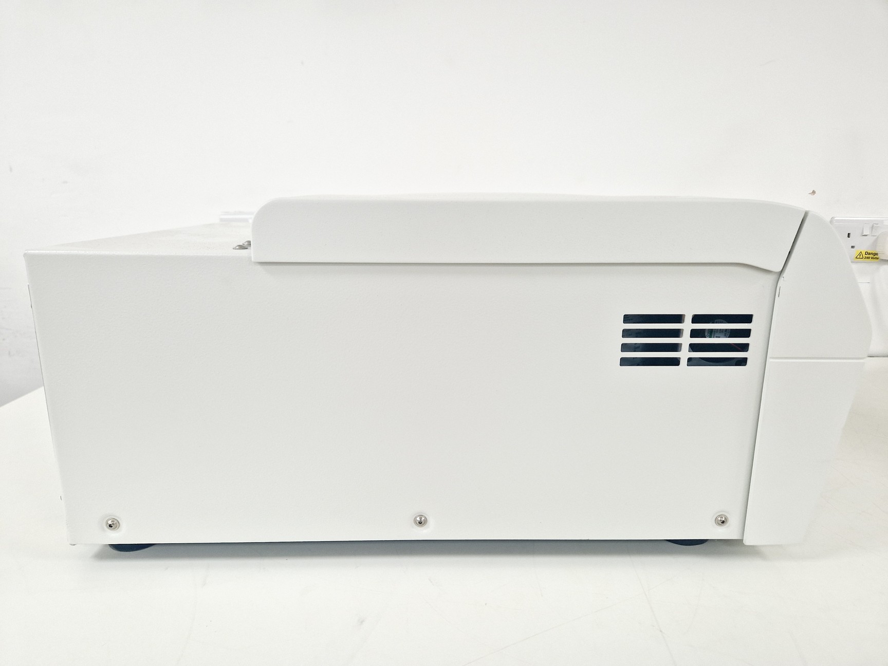 Image of Thermo Scientific Megafuge 8R BenchTop Centrifuge W/ TX-150 Rotor 4,500 Max RPM 
