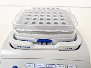 Thumbnail image of Eppendorf ThermoMixer C Dry Block Heater Lab