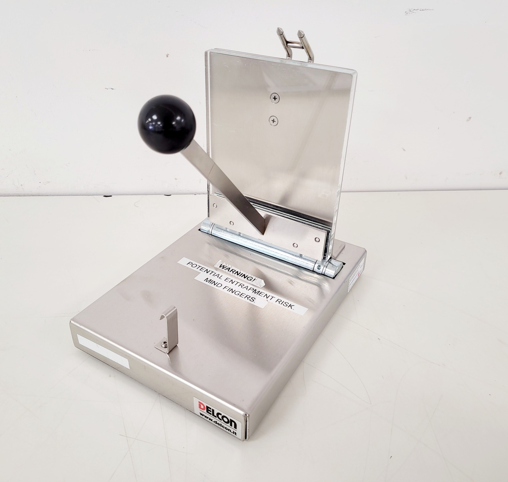 Image of Delcon Manual Plasma Press Lab