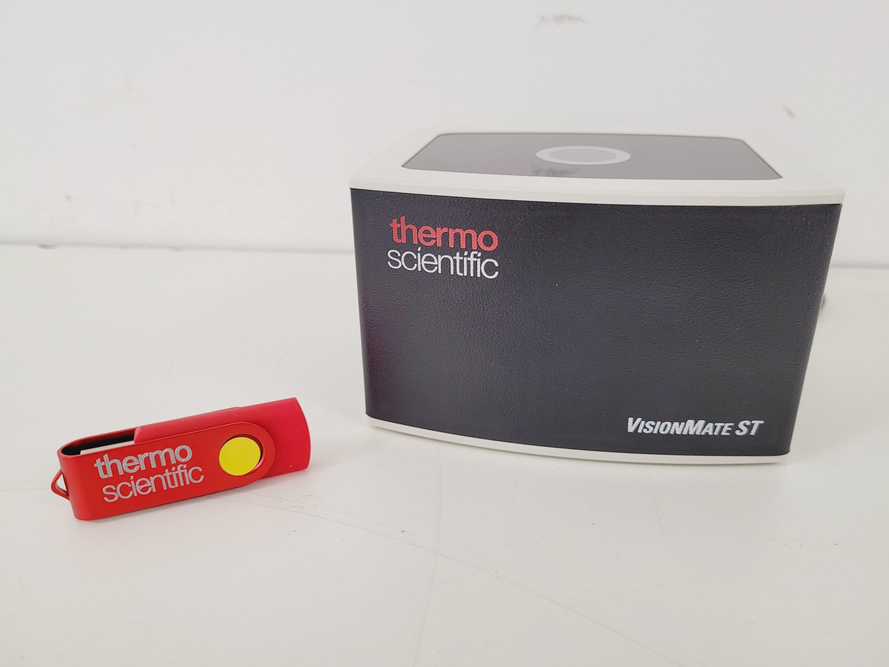 Image of Thermo Scientific VisionMate ST Single Tube Barcode Reader Lab