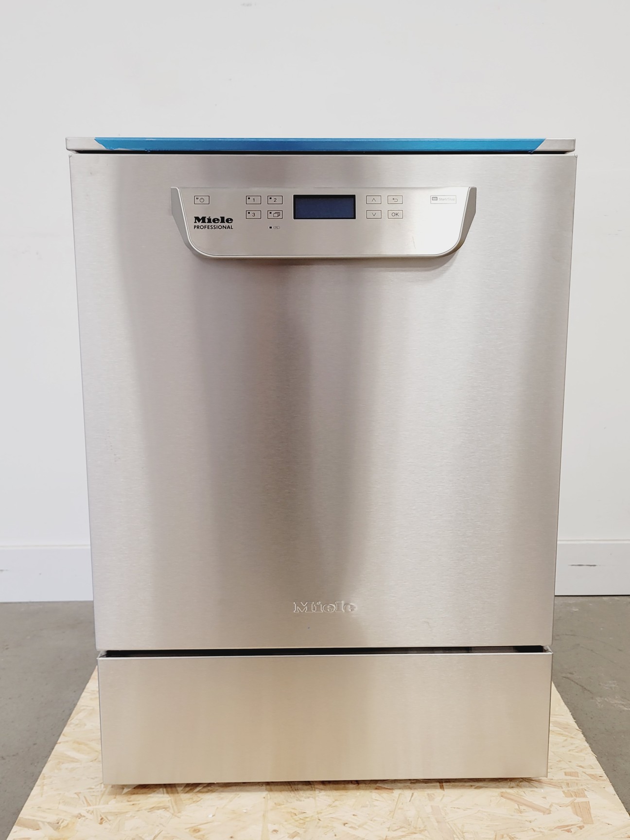 Image of Miele Laboratory Dishwasher Type - GG05  Model - PG8504 Lab