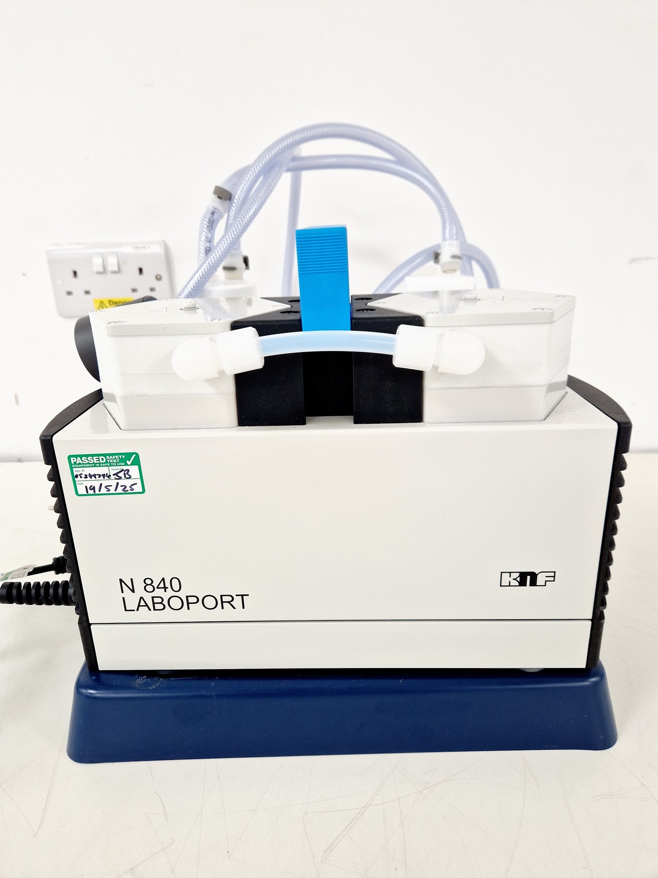Image of KNF Neuberger Laboport N840 3FT.40.18 Diaphragm Vacuum Pump